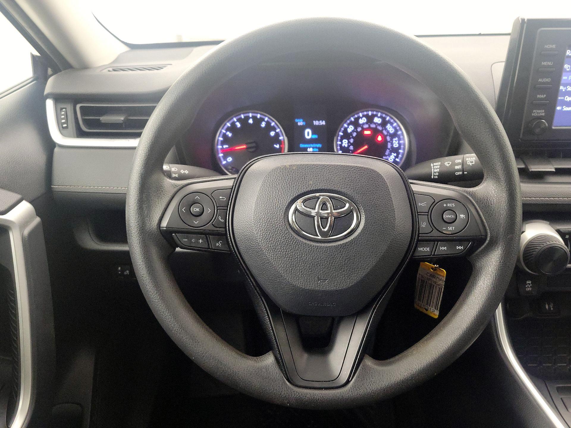 Thumbnail: 2019 Toyota RAV4 - 10