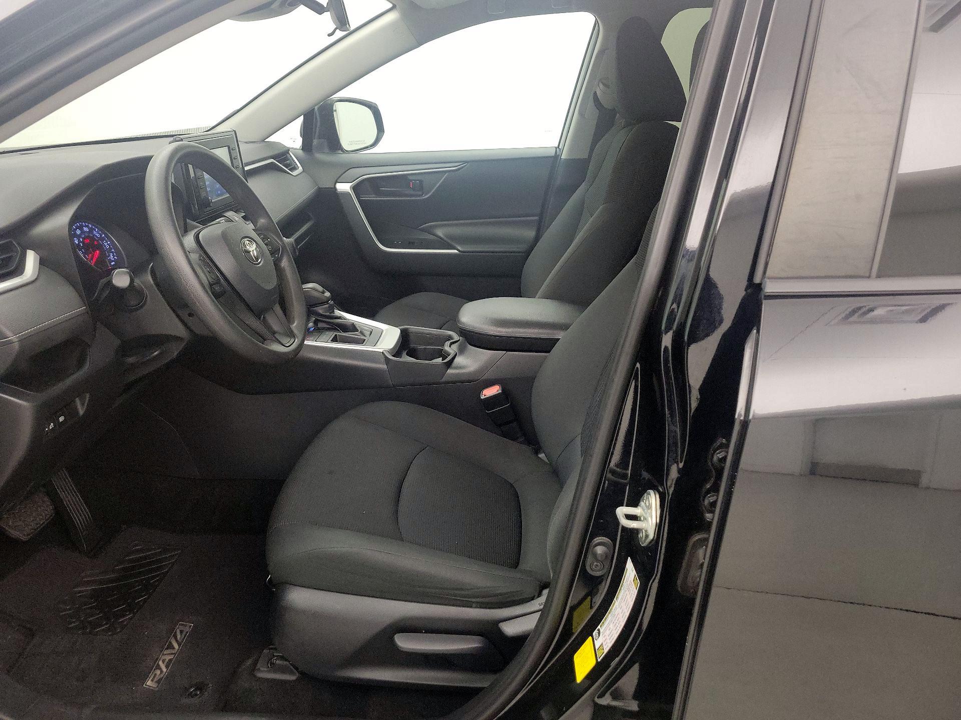 Thumbnail: 2019 Toyota RAV4 - 11