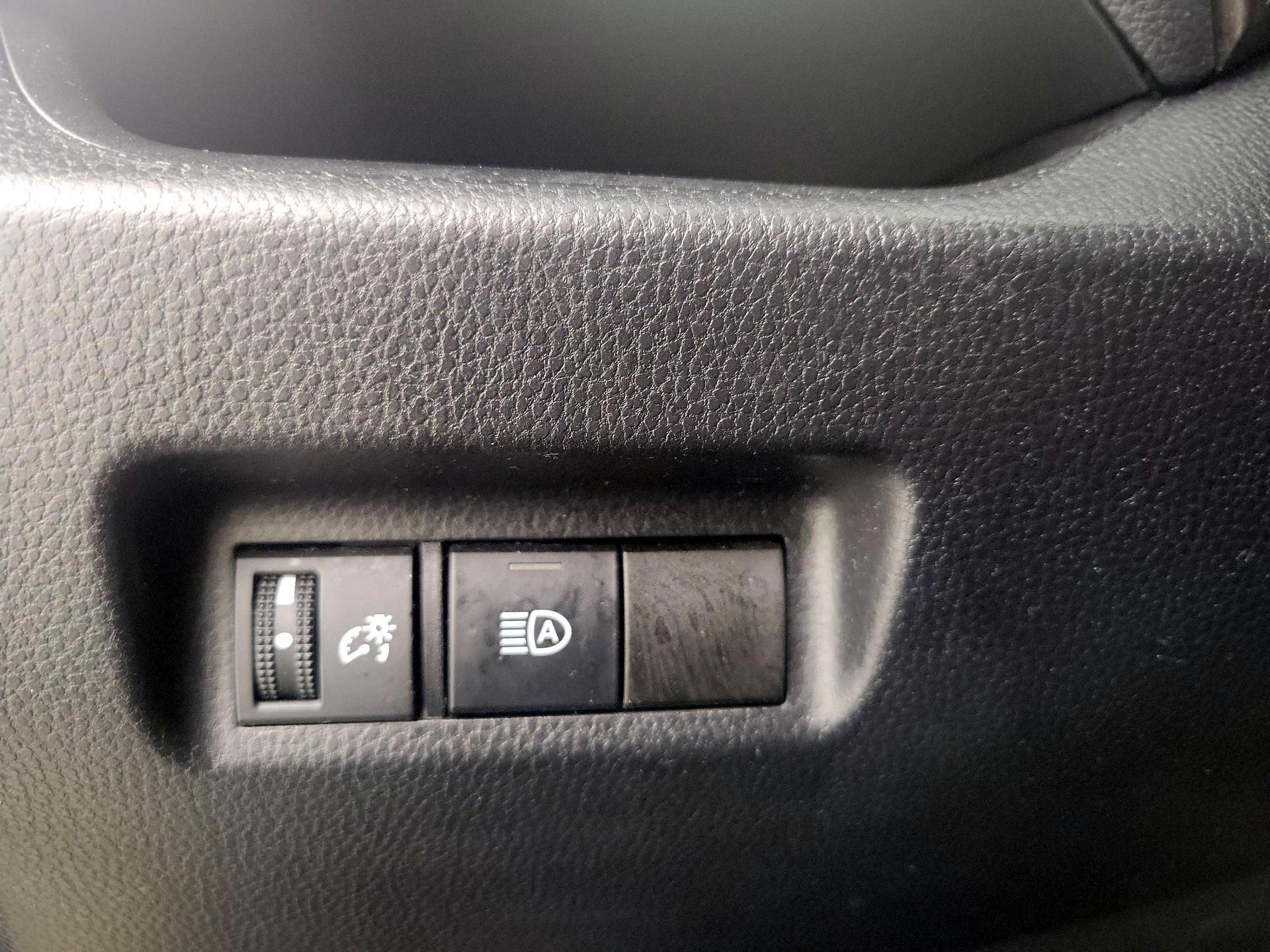 Thumbnail: 2019 Toyota RAV4 - 13