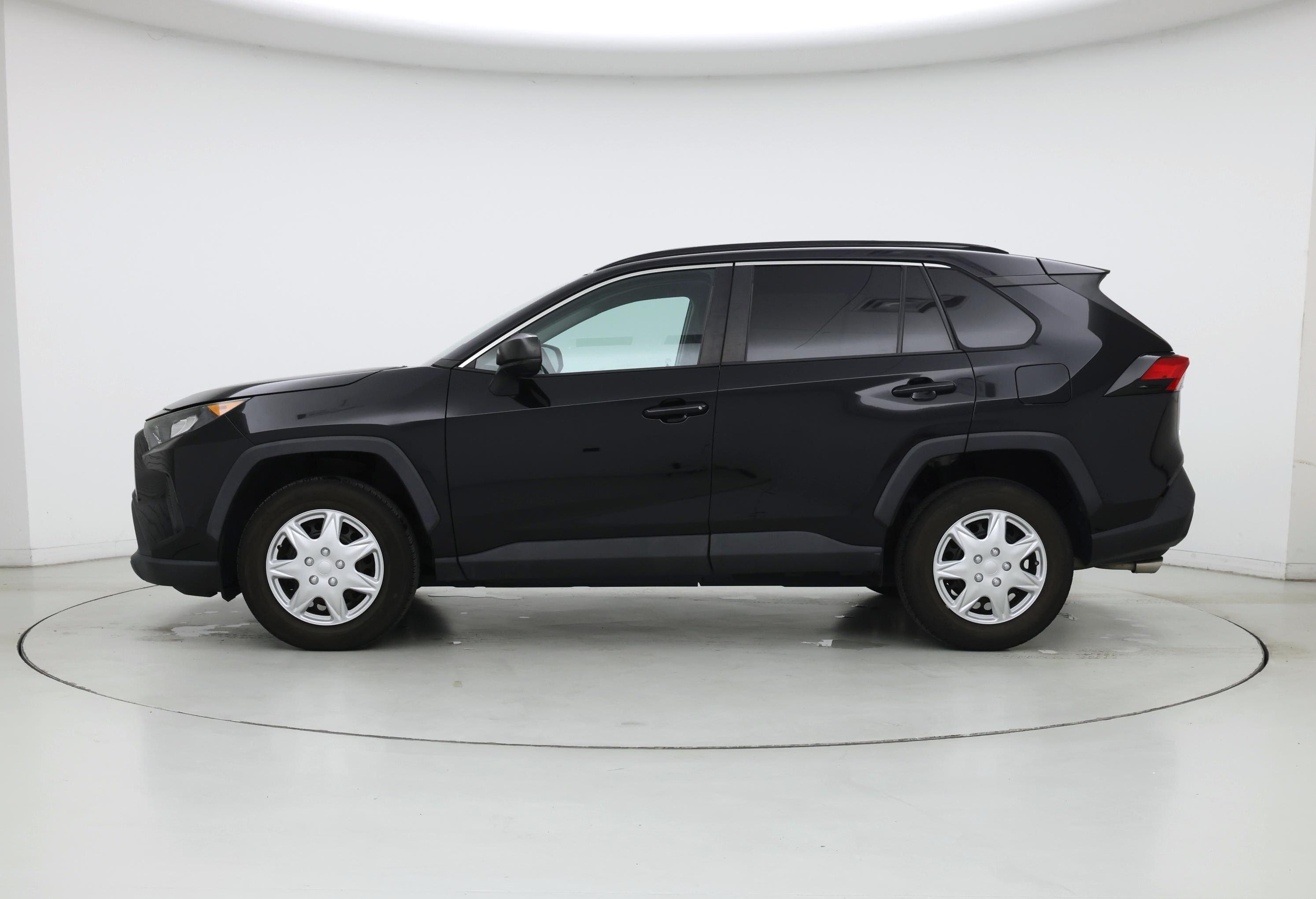 Thumbnail: 2019 Toyota RAV4 - 3