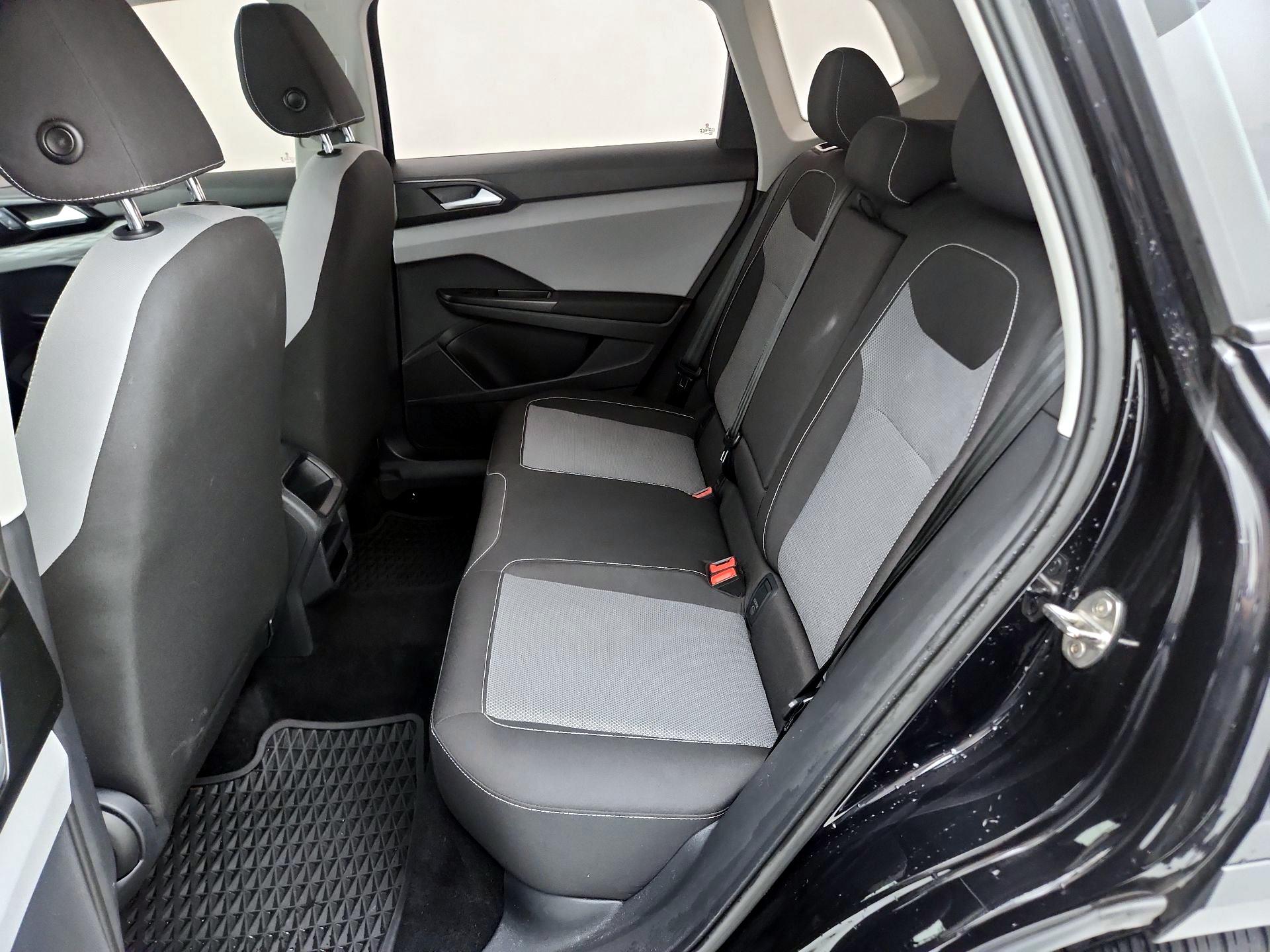 Thumbnail: 2023 Volkswagen Taos - 18