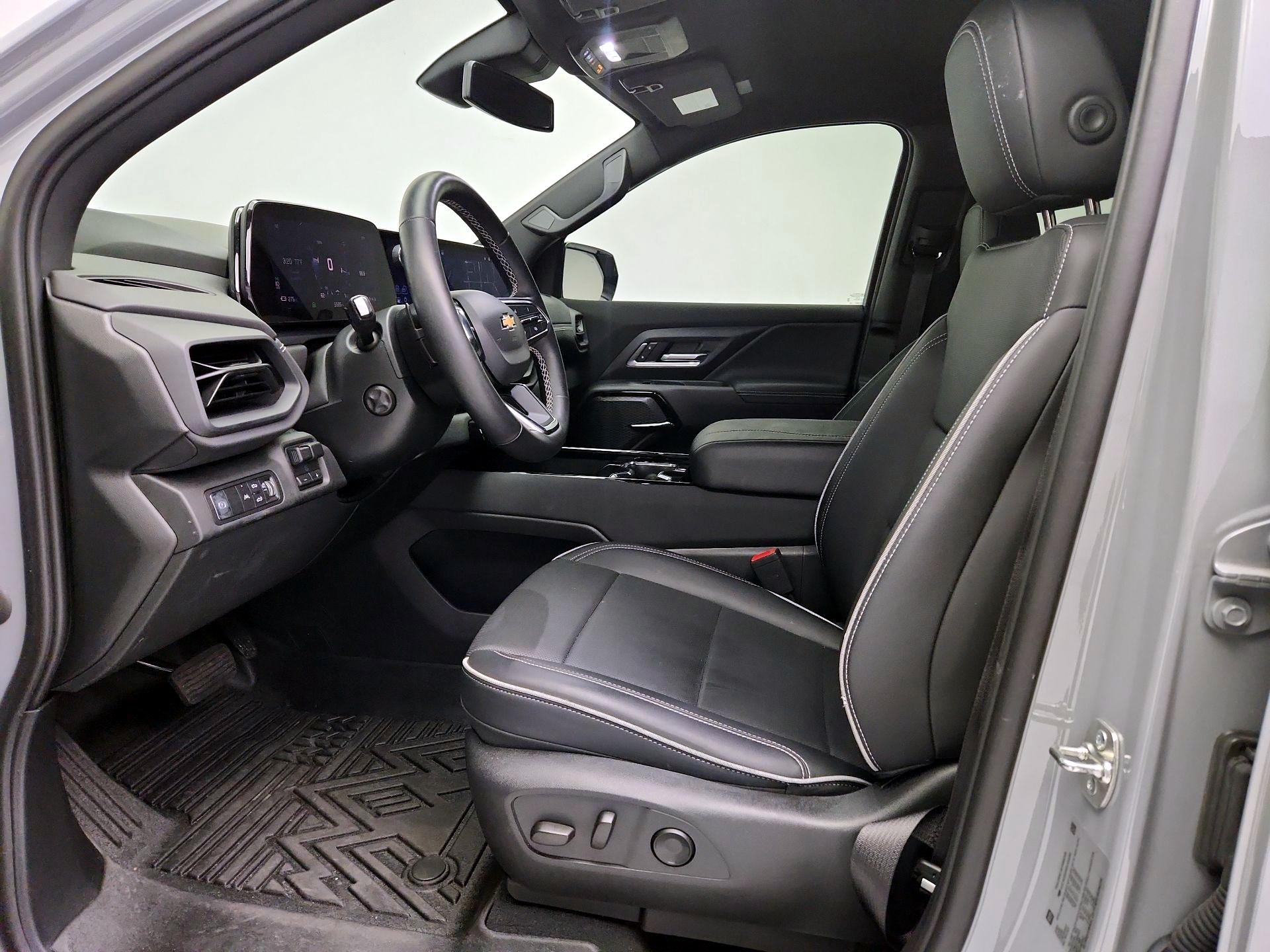 Thumbnail: 2025 Chevrolet Silverado EV - 11