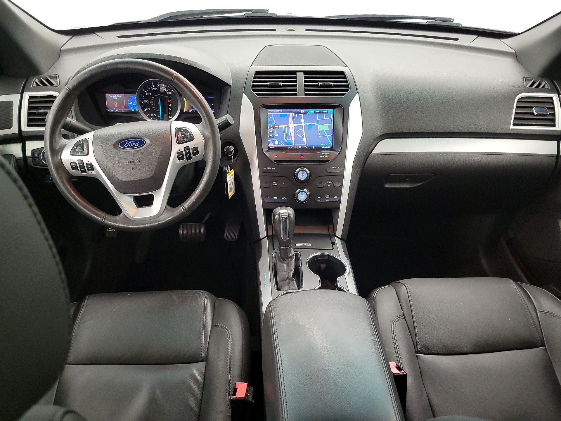 Thumbnail: 2015 Ford Explorer - 9