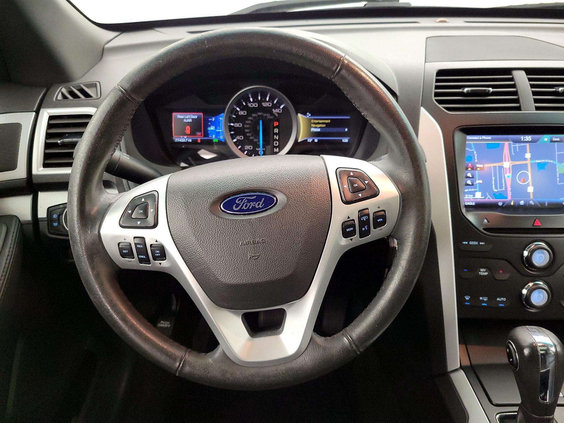 Thumbnail: 2015 Ford Explorer - 10
