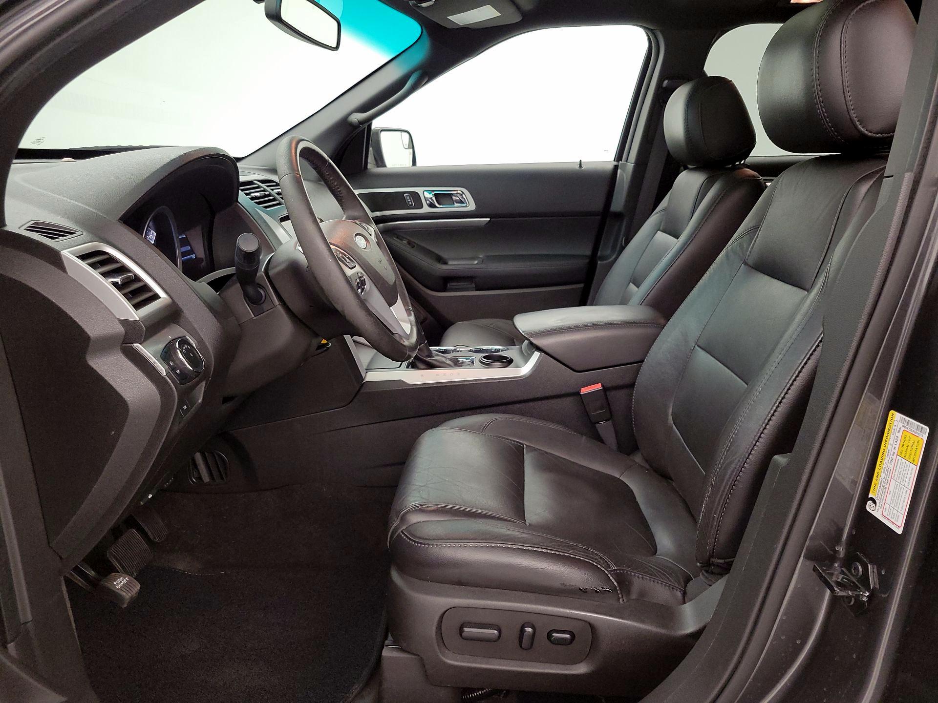 Thumbnail: 2015 Ford Explorer - 11