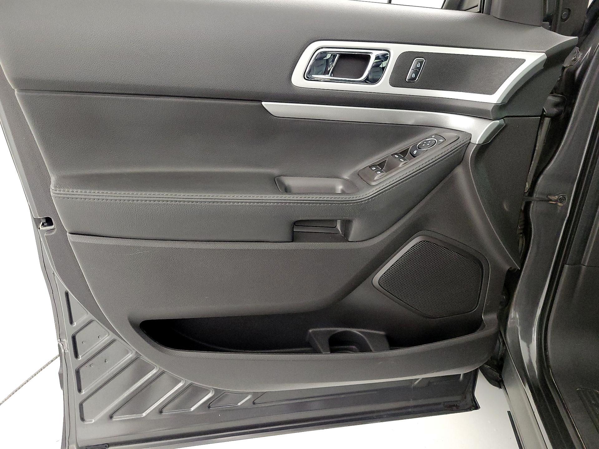 Thumbnail: 2015 Ford Explorer - 12