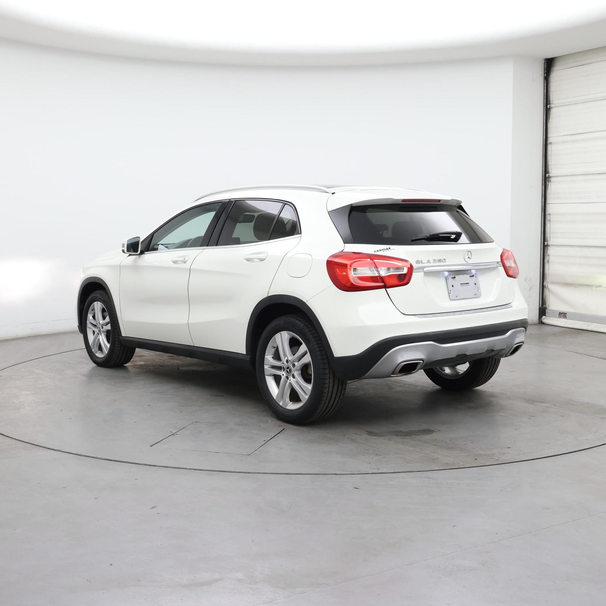 Thumbnail: 2018 Mercedes-Benz GLA - 2