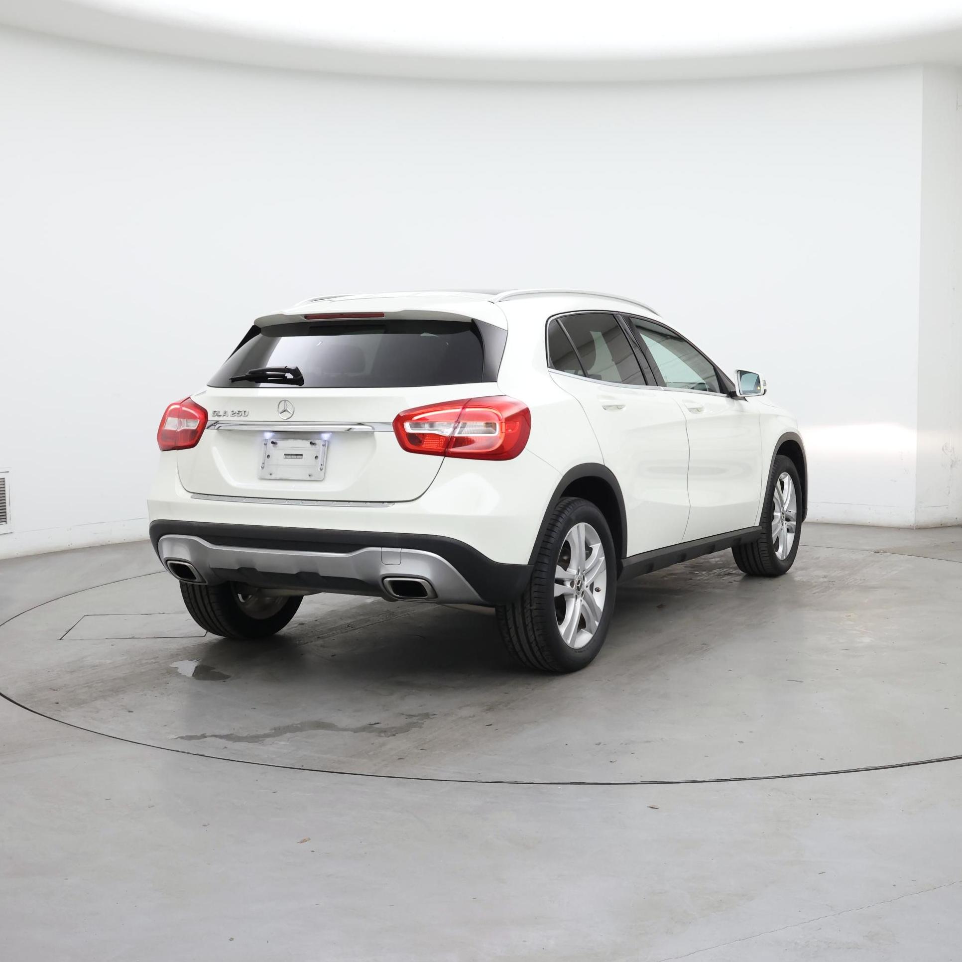 Thumbnail: 2018 Mercedes-Benz GLA - 8