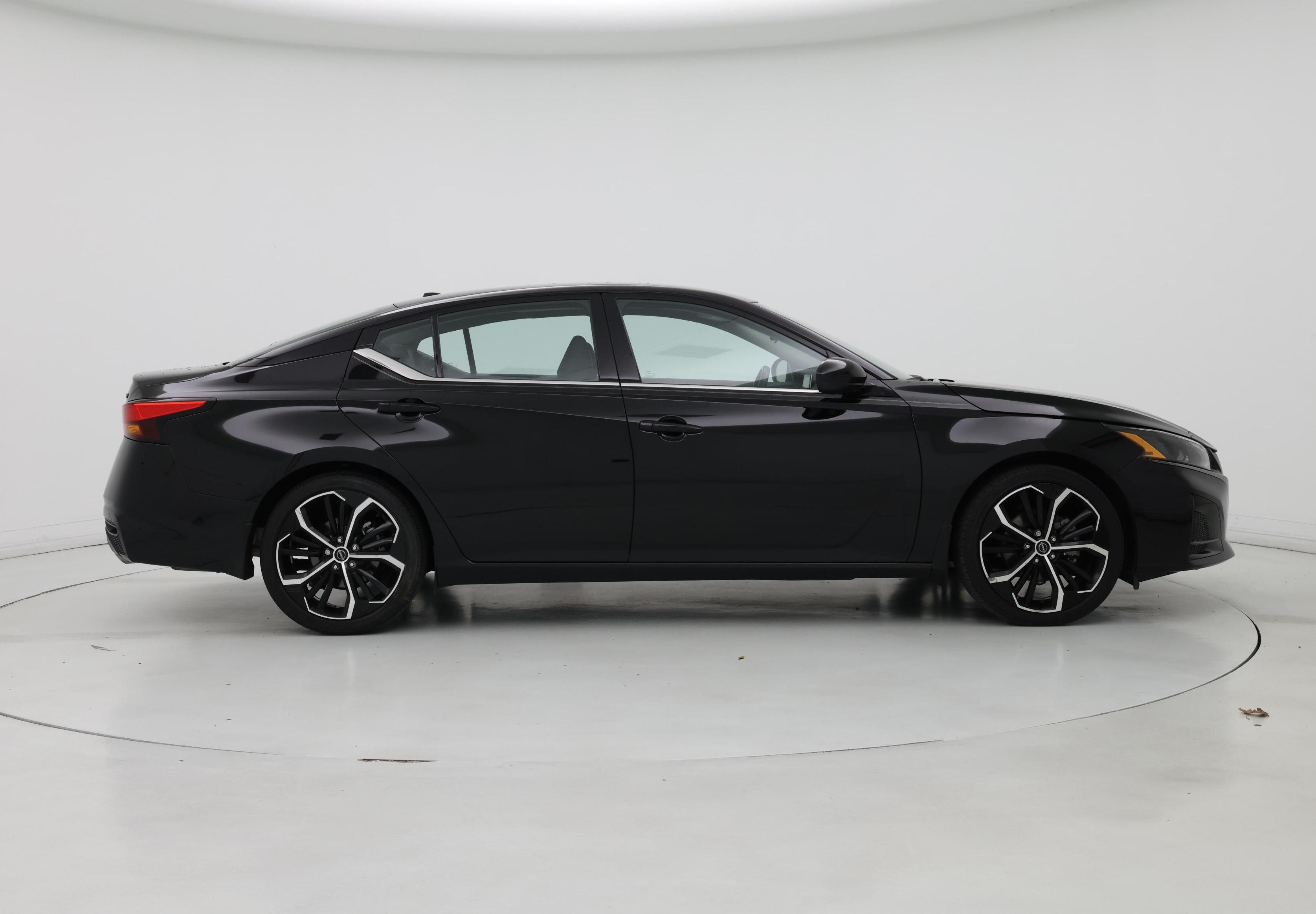 Thumbnail: 2023 Nissan Altima - 7