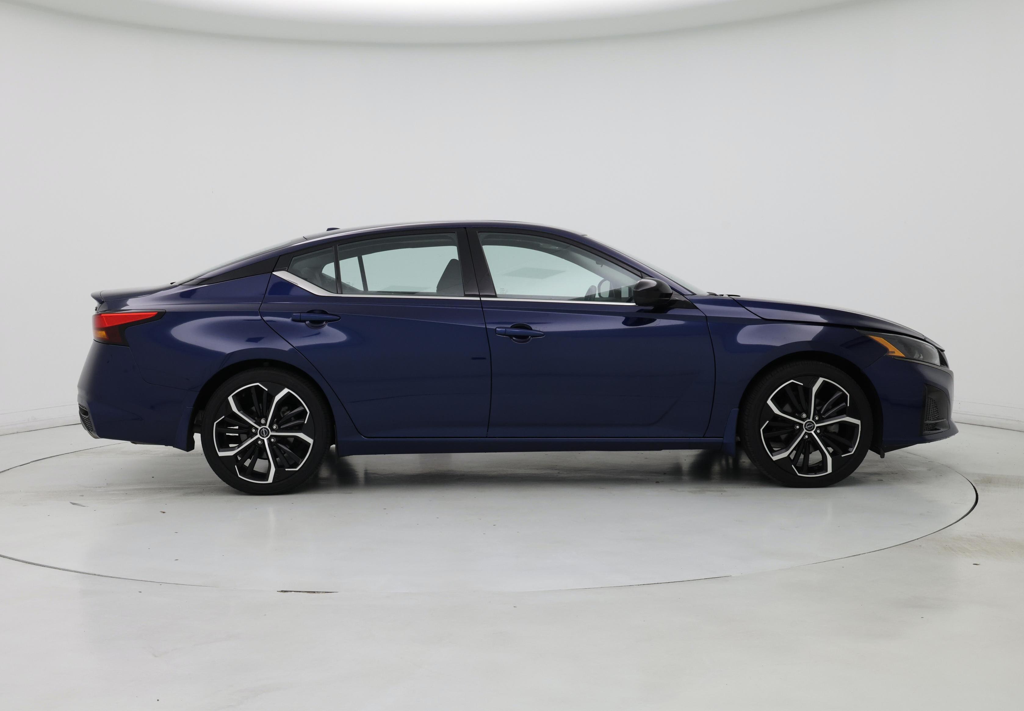 Thumbnail: 2023 Nissan Altima - 7