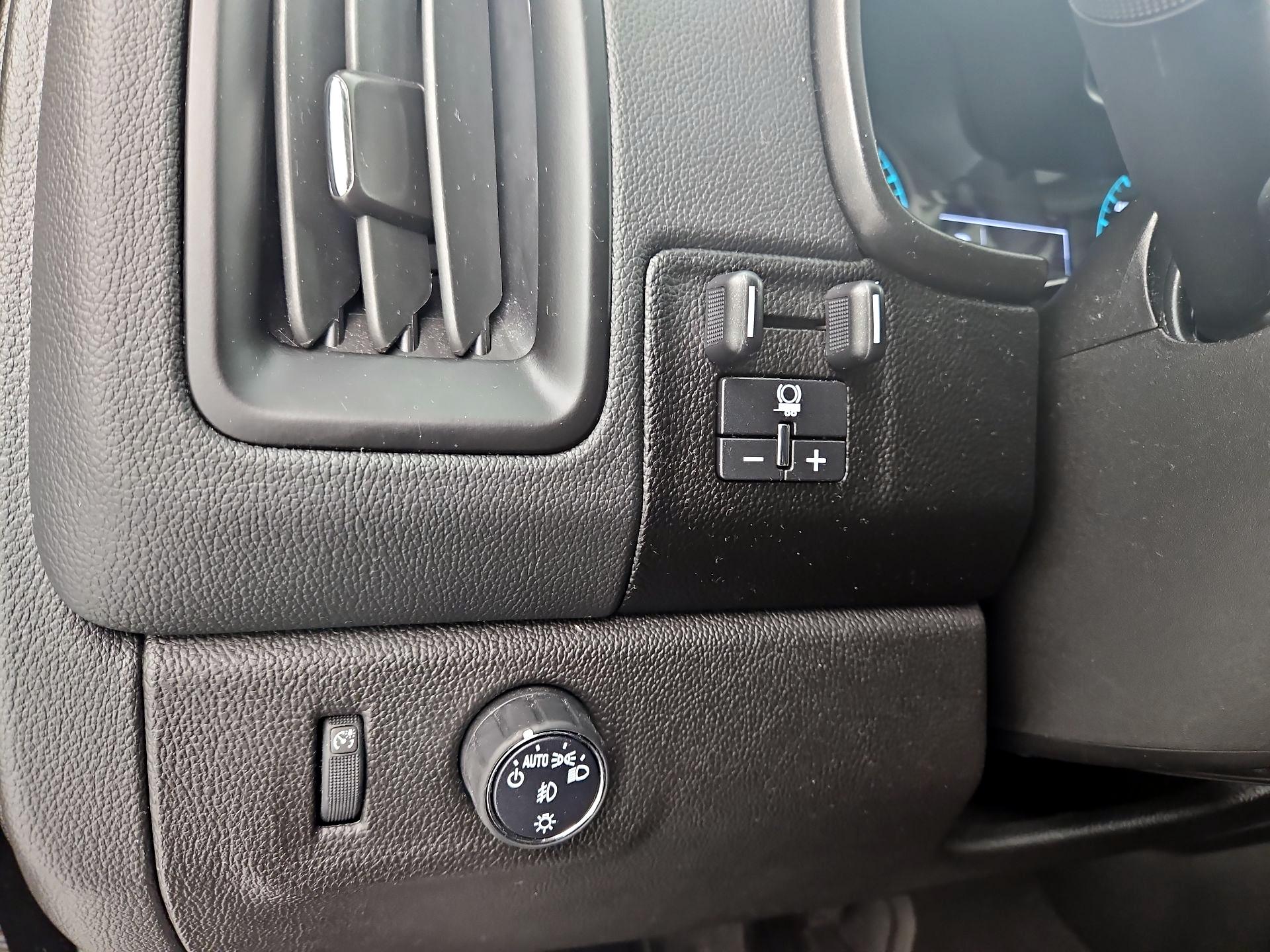 Thumbnail: 2022 Chevrolet Colorado - 13