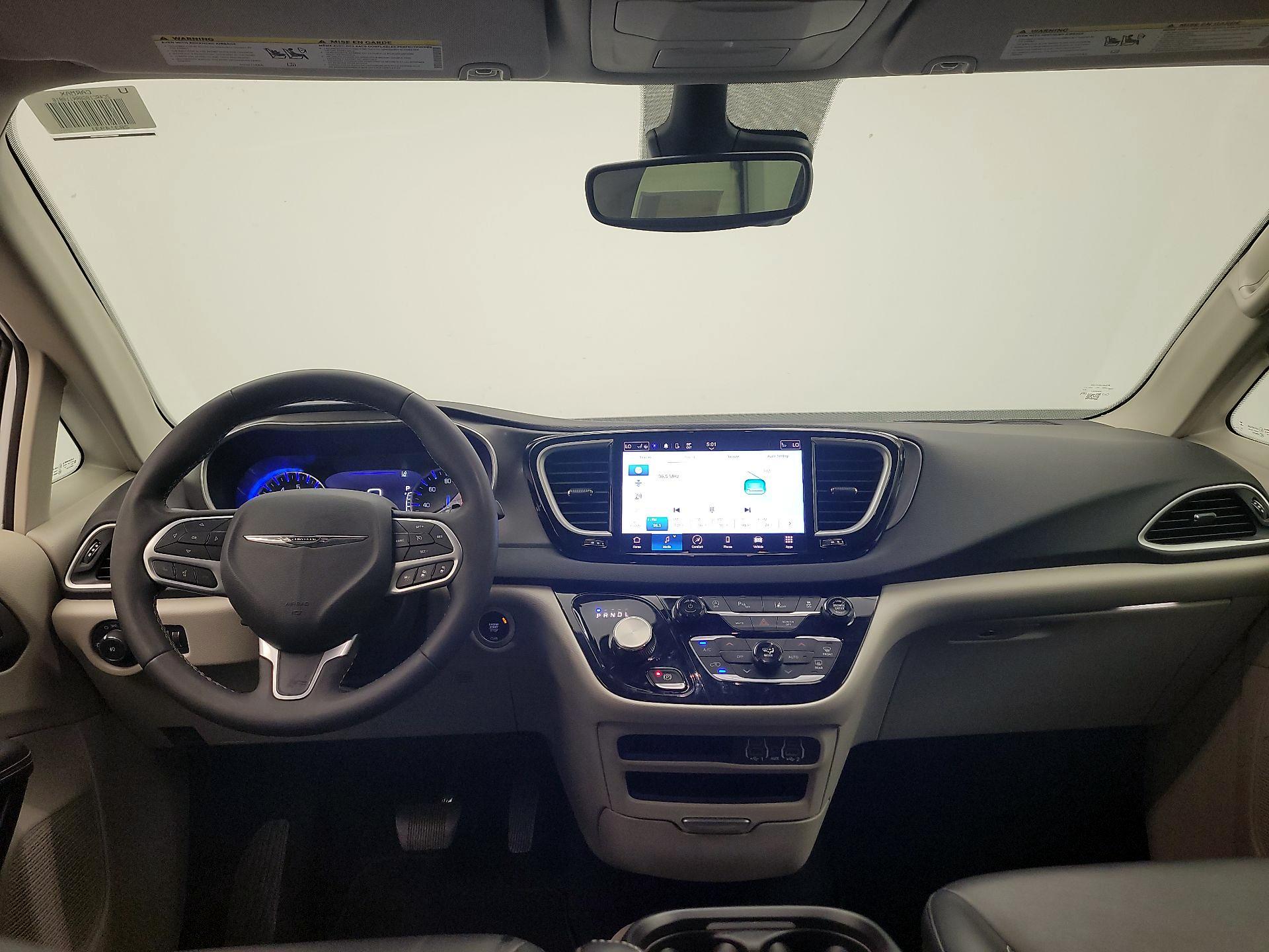 Thumbnail: 2024 Chrysler Pacifica - 9