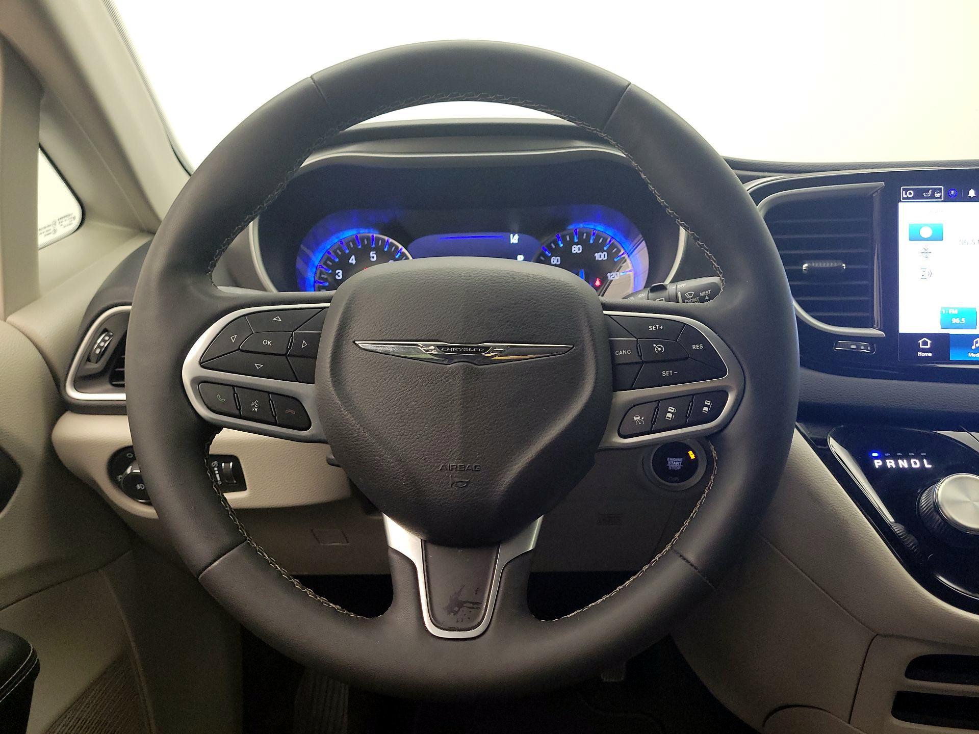 Thumbnail: 2024 Chrysler Pacifica - 10