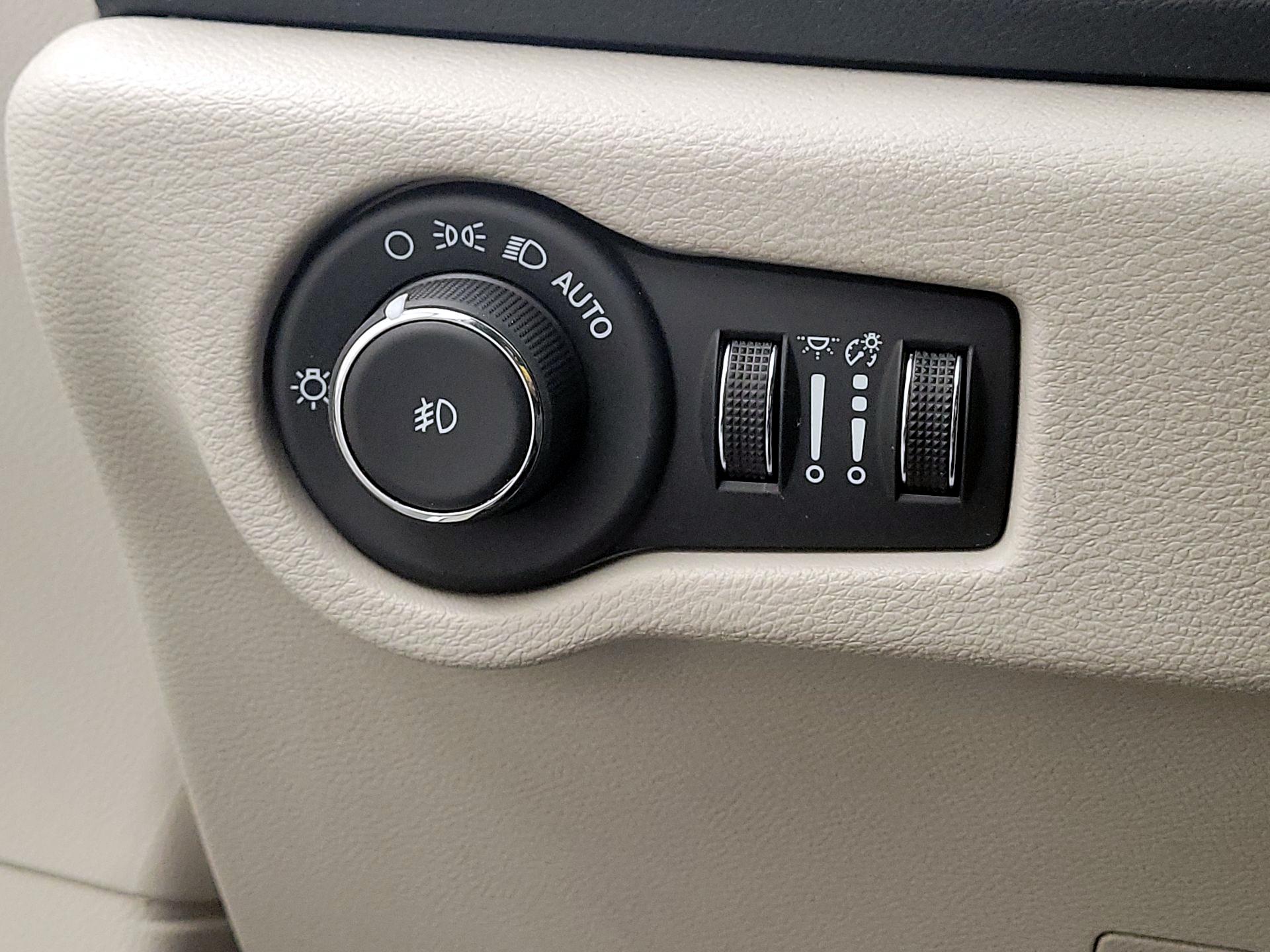 Thumbnail: 2024 Chrysler Pacifica - 13