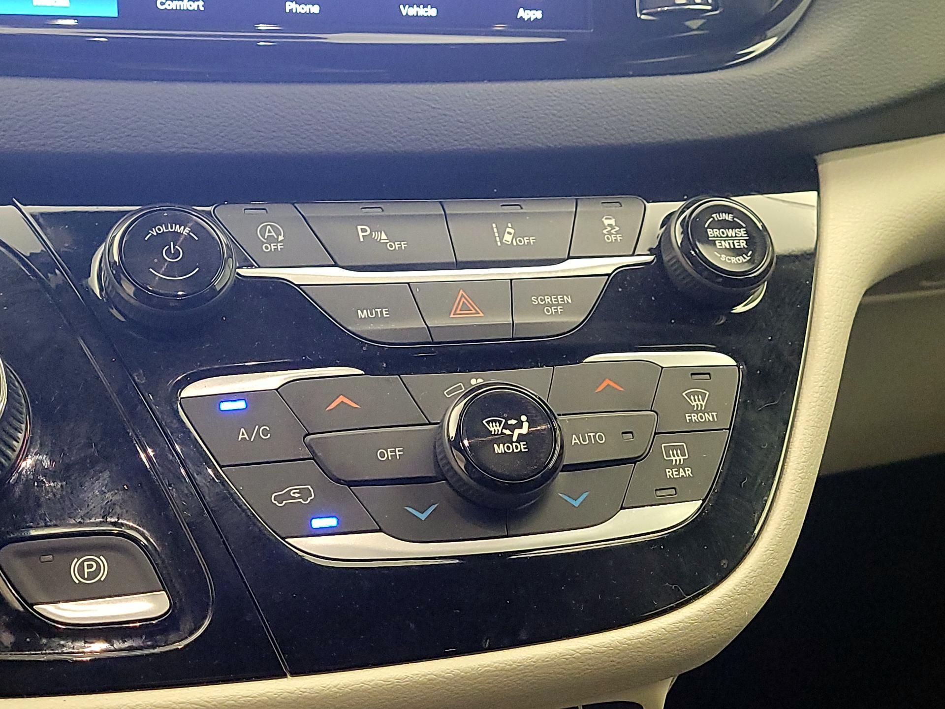 Thumbnail: 2024 Chrysler Pacifica - 16