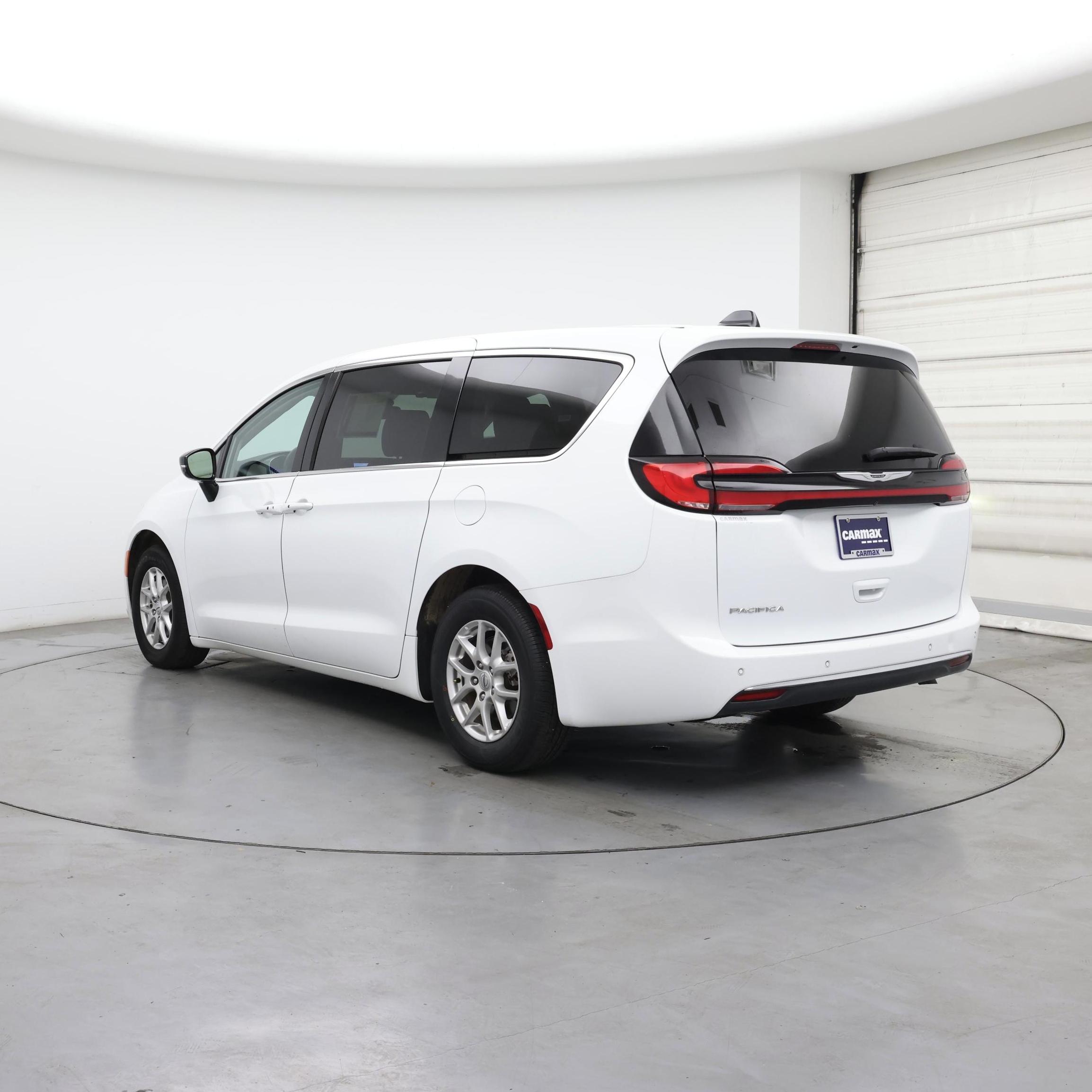 Thumbnail: 2024 Chrysler Pacifica - 2