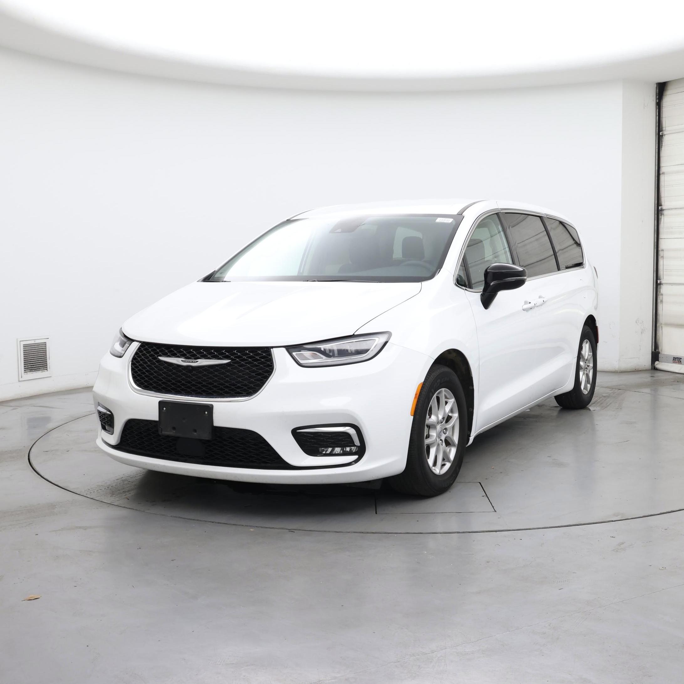 Thumbnail: 2024 Chrysler Pacifica - 4