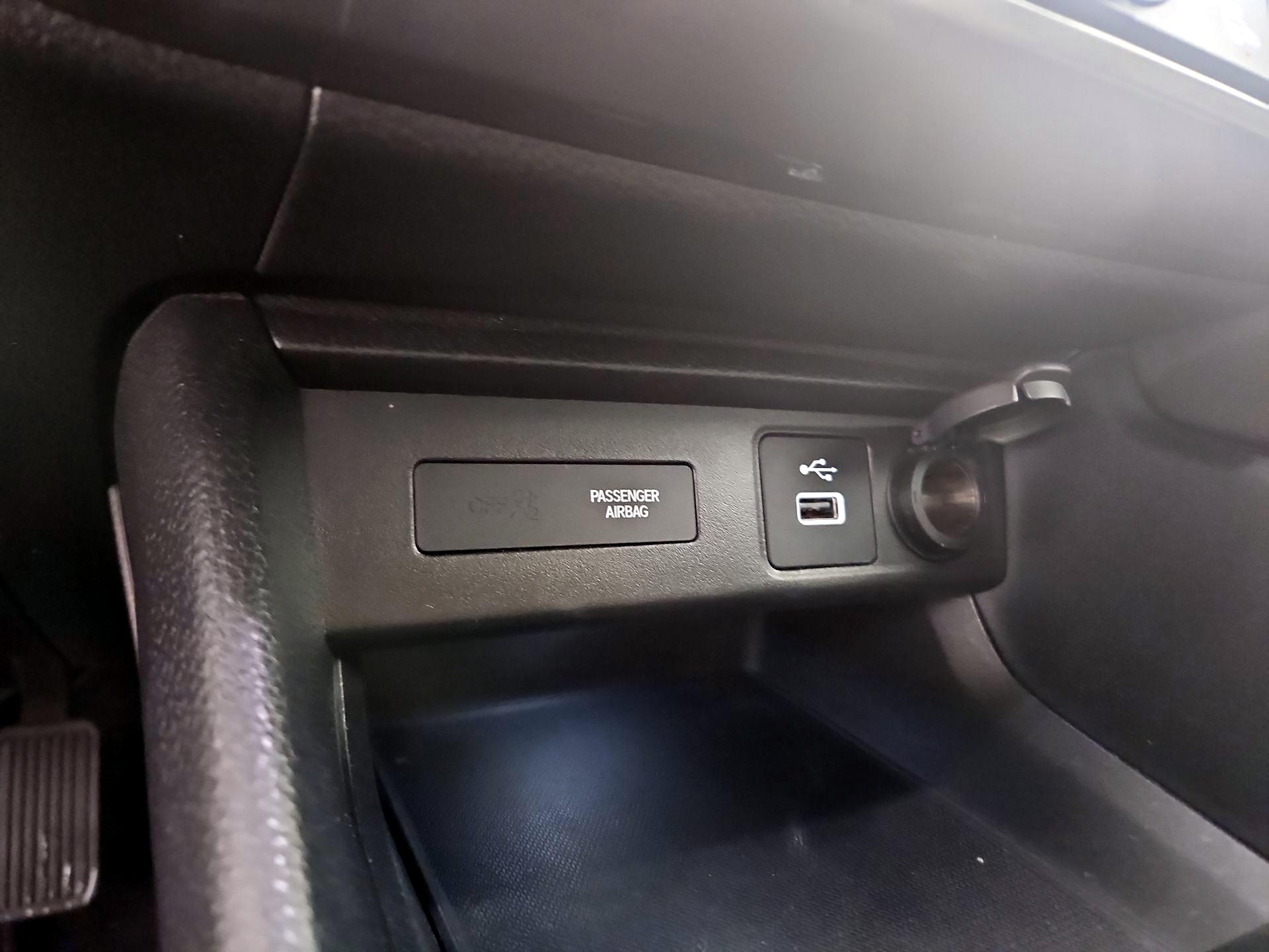 Thumbnail: 2023 Acura Integra - 18