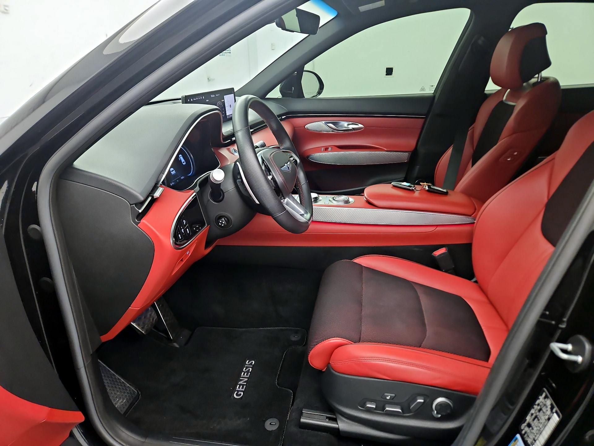 Thumbnail: 2022 Genesis GV70 - 11