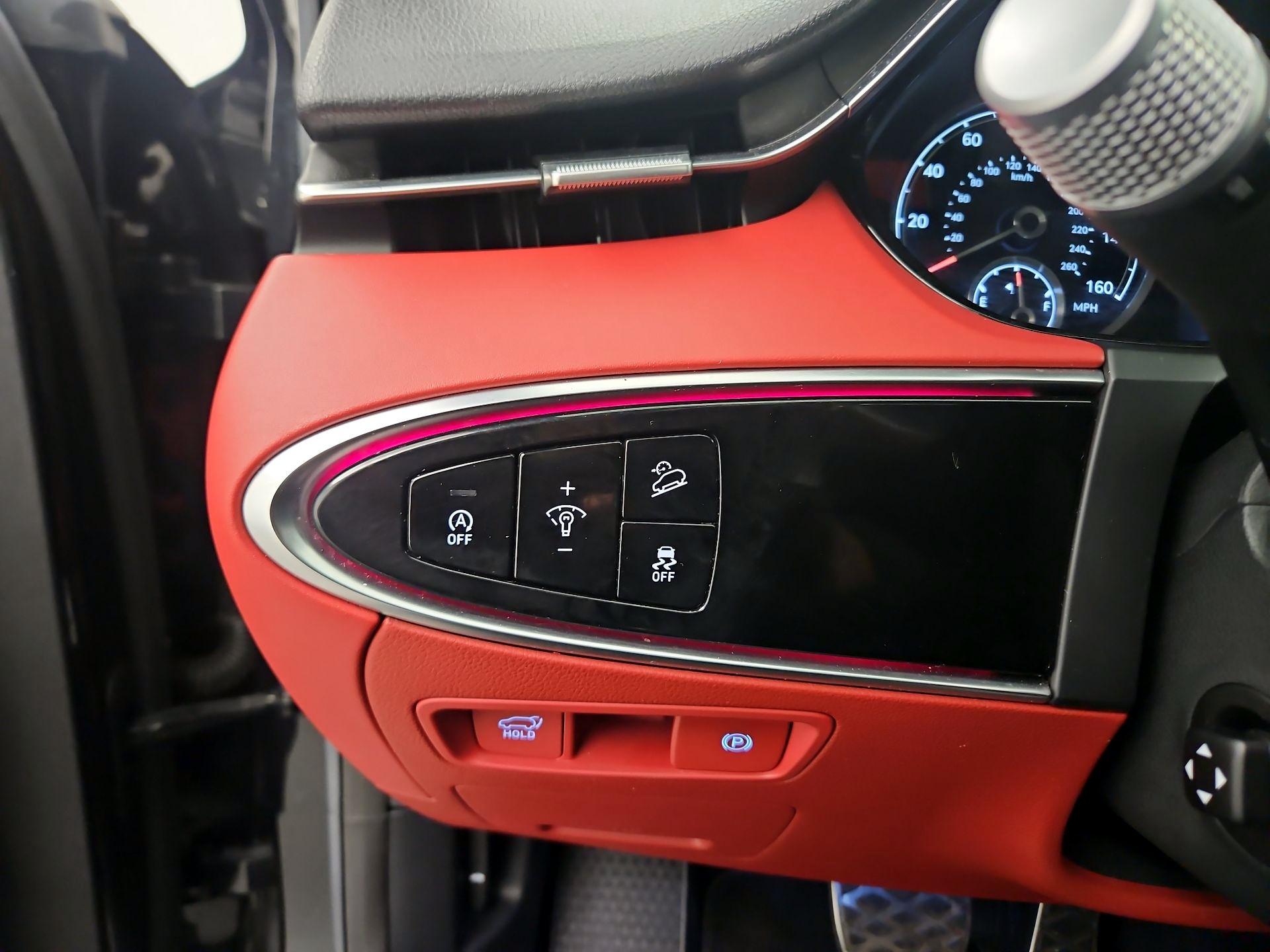 Thumbnail: 2022 Genesis GV70 - 13