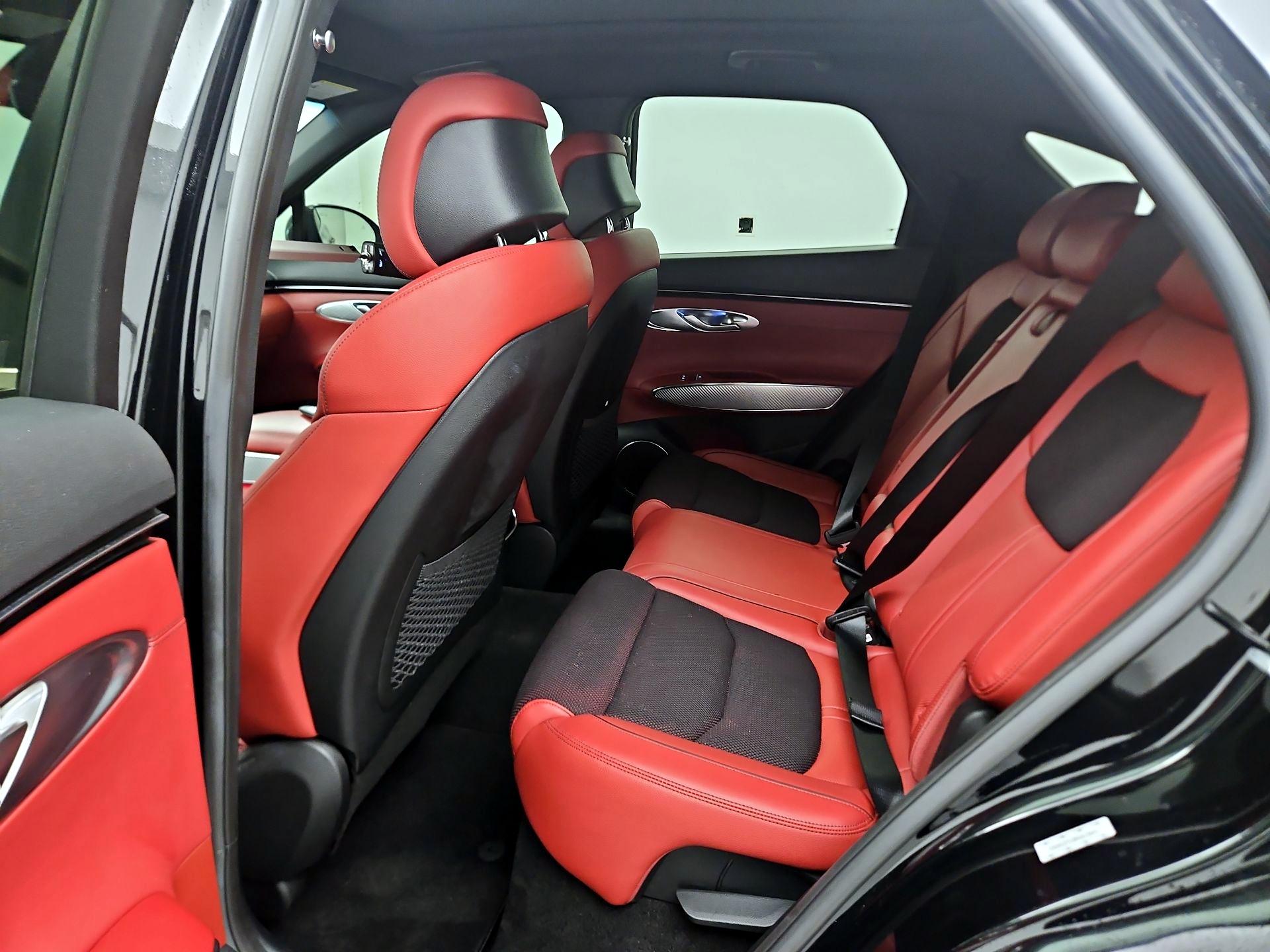 Thumbnail: 2022 Genesis GV70 - 19