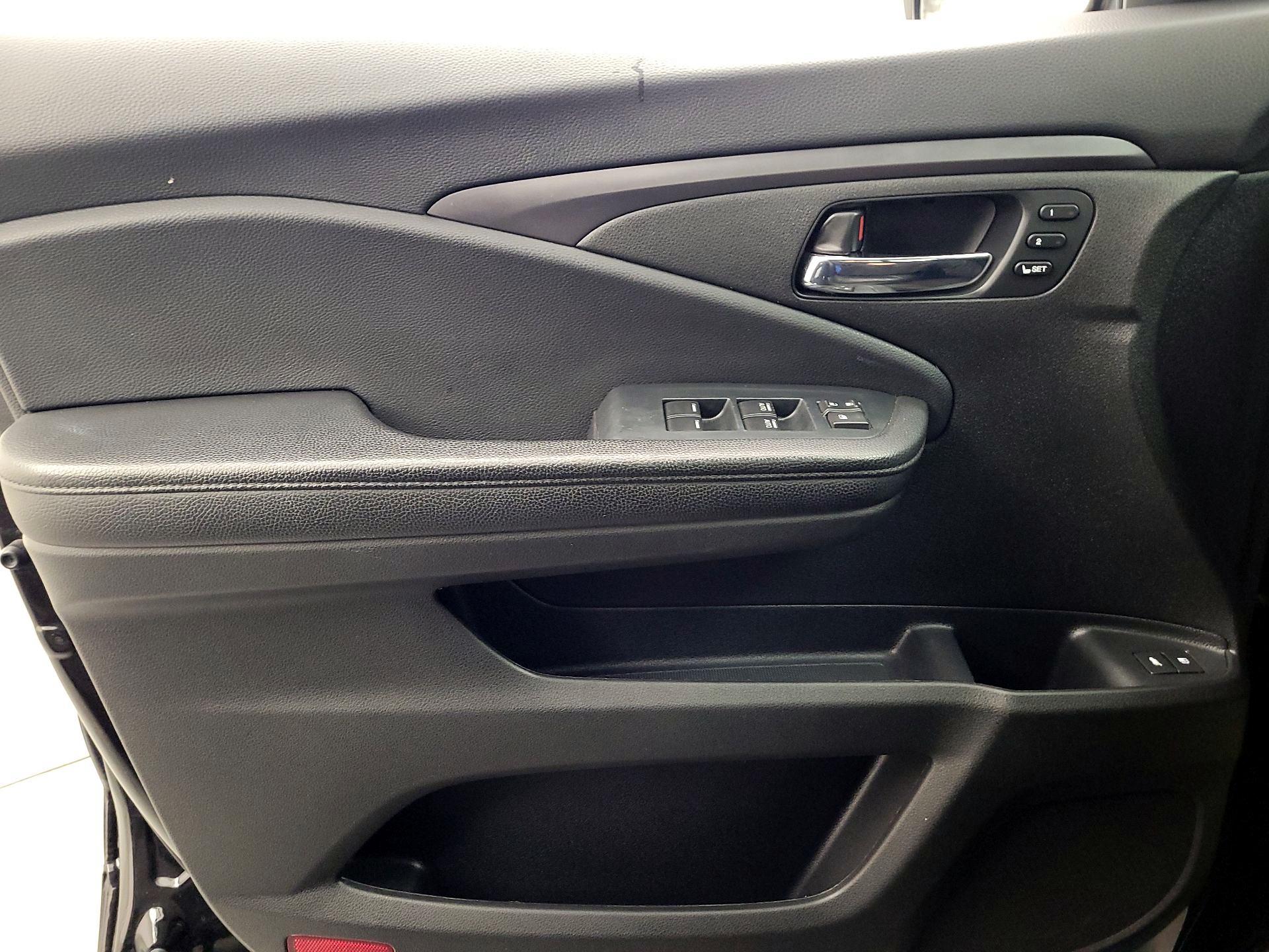 Thumbnail: 2022 Honda Pilot - 12