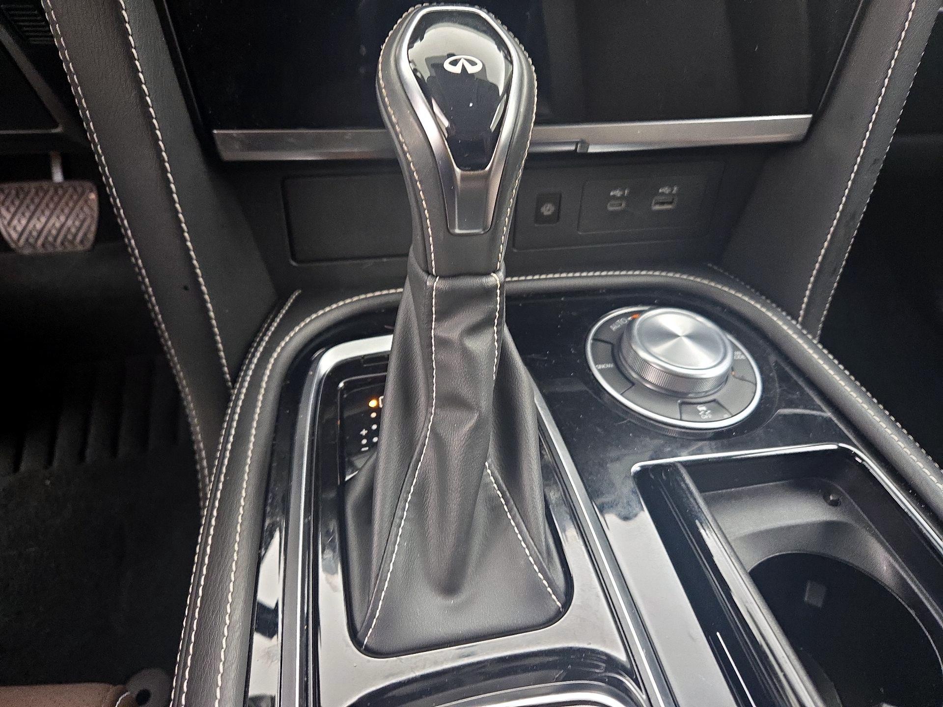 Thumbnail: 2023 INFINITI QX80 - 18