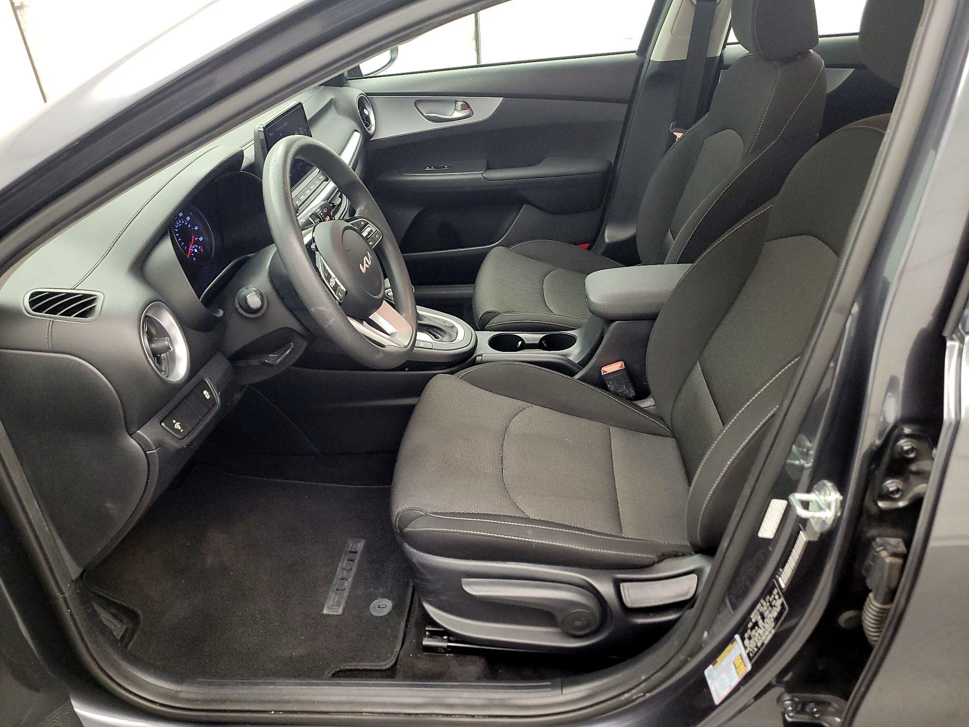 Thumbnail: 2022 Kia Forte - 11