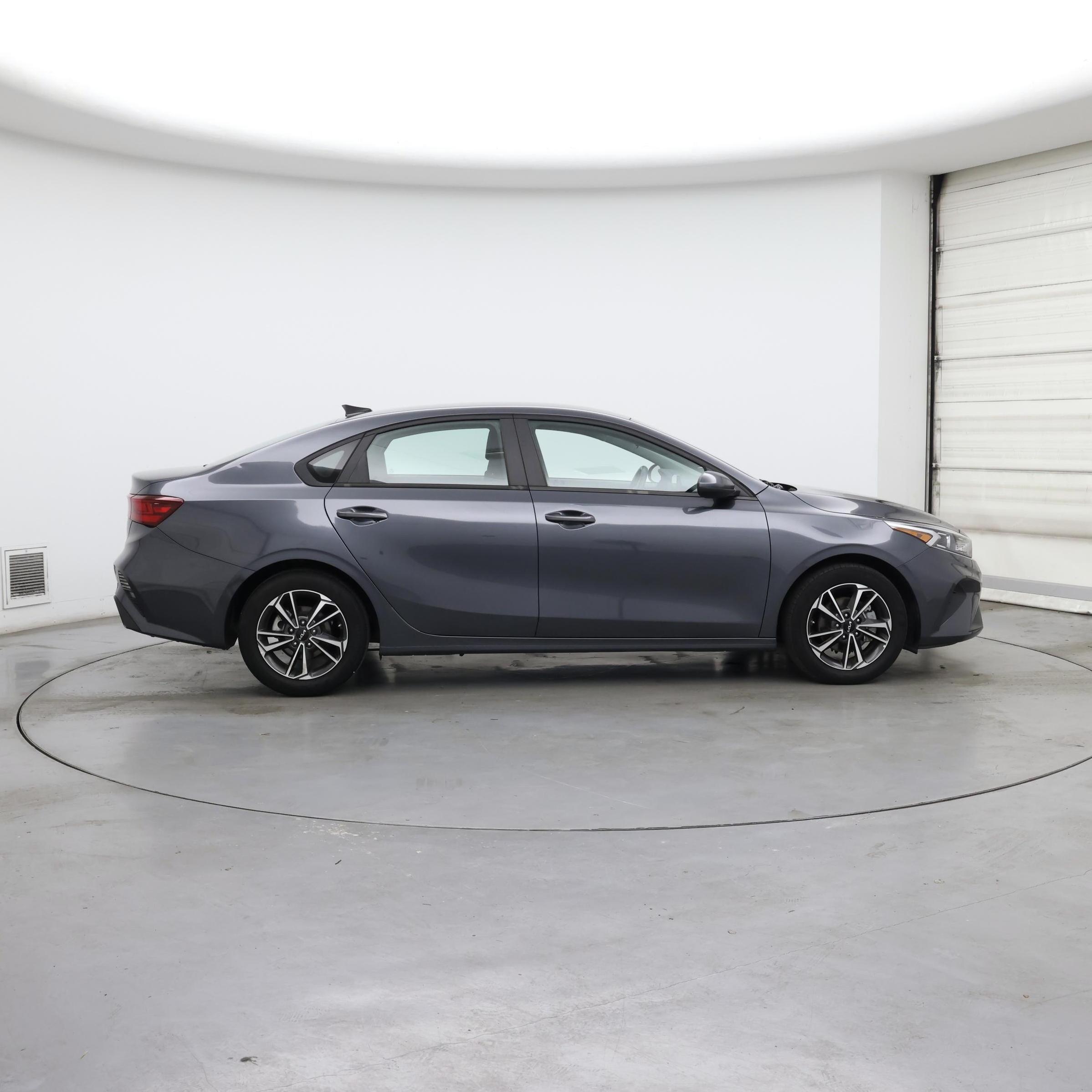 Thumbnail: 2022 Kia Forte - 7