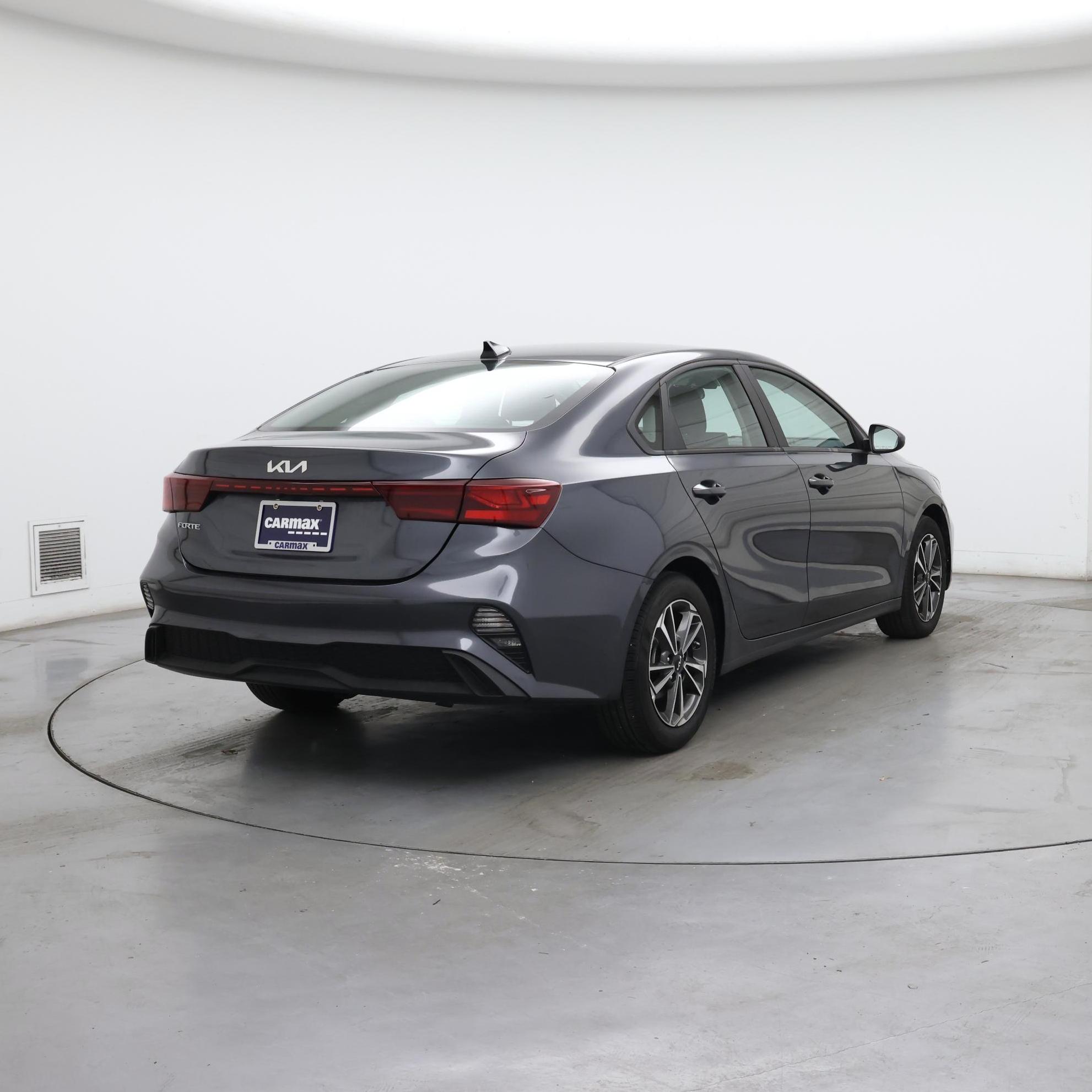 Thumbnail: 2022 Kia Forte - 8