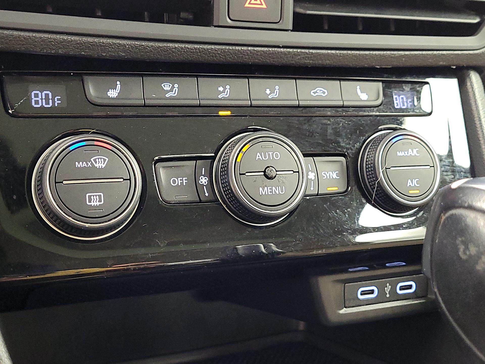 Thumbnail: 2020 Volkswagen Jetta - 16