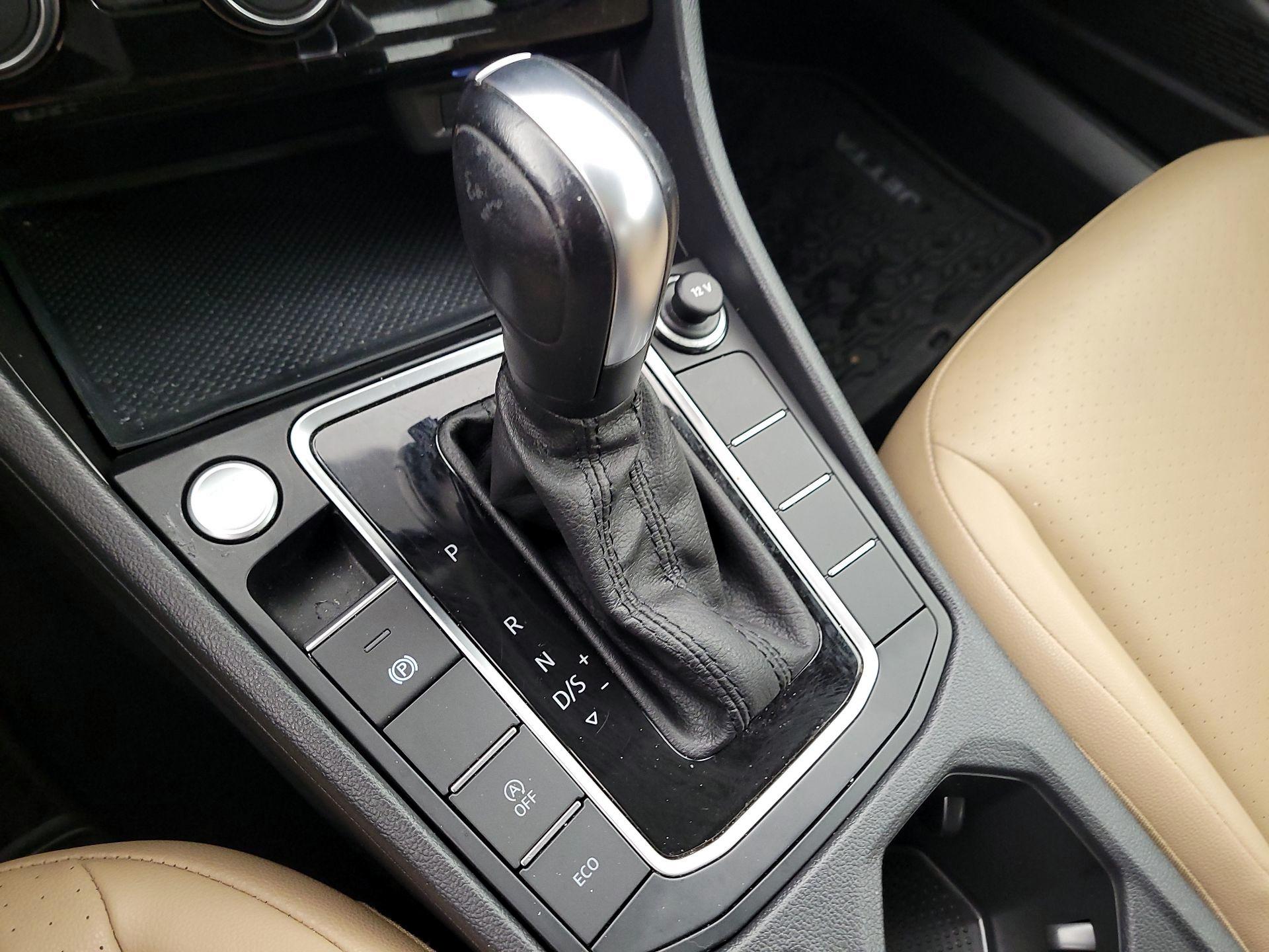 Thumbnail: 2020 Volkswagen Jetta - 17