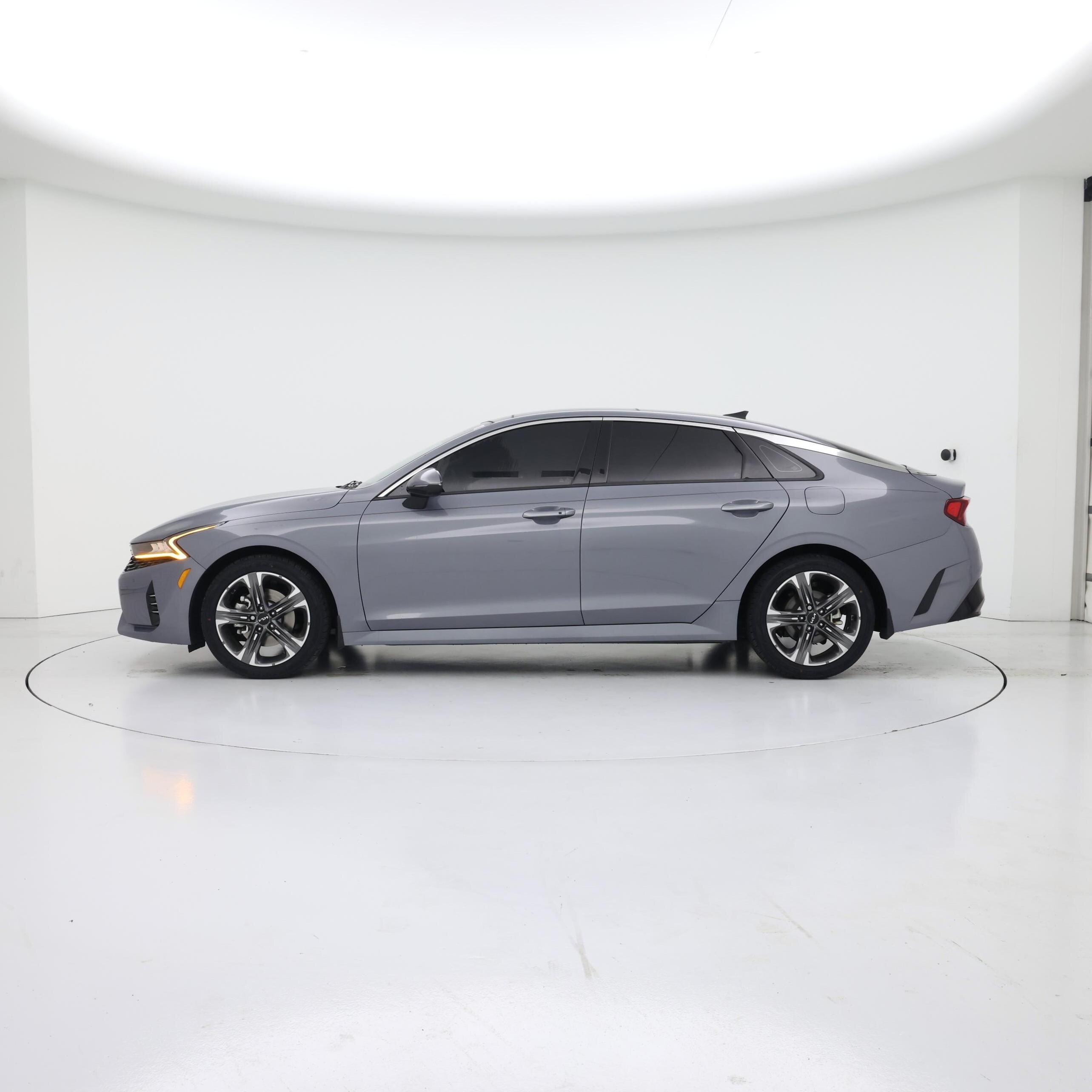 Thumbnail: 2022 Kia K5 - 3