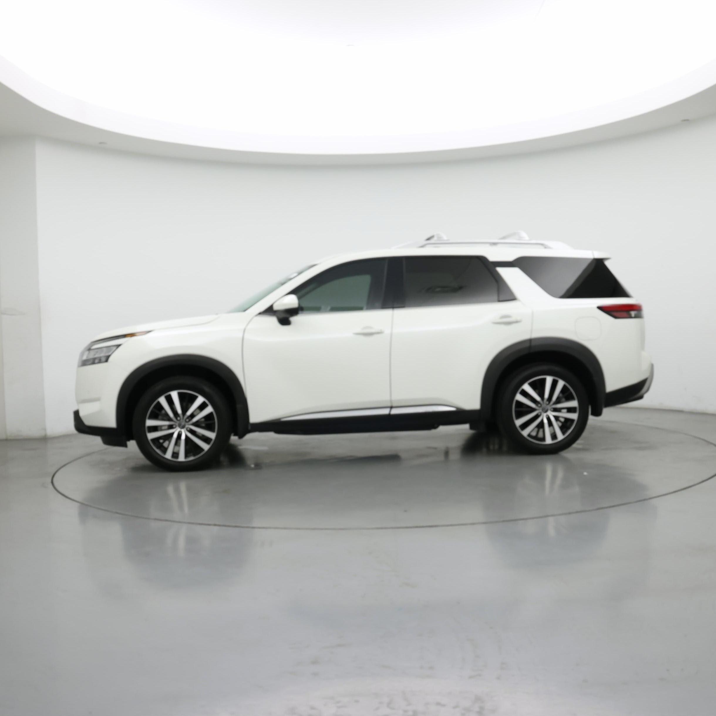 Thumbnail: 2023 Nissan Pathfinder - 3