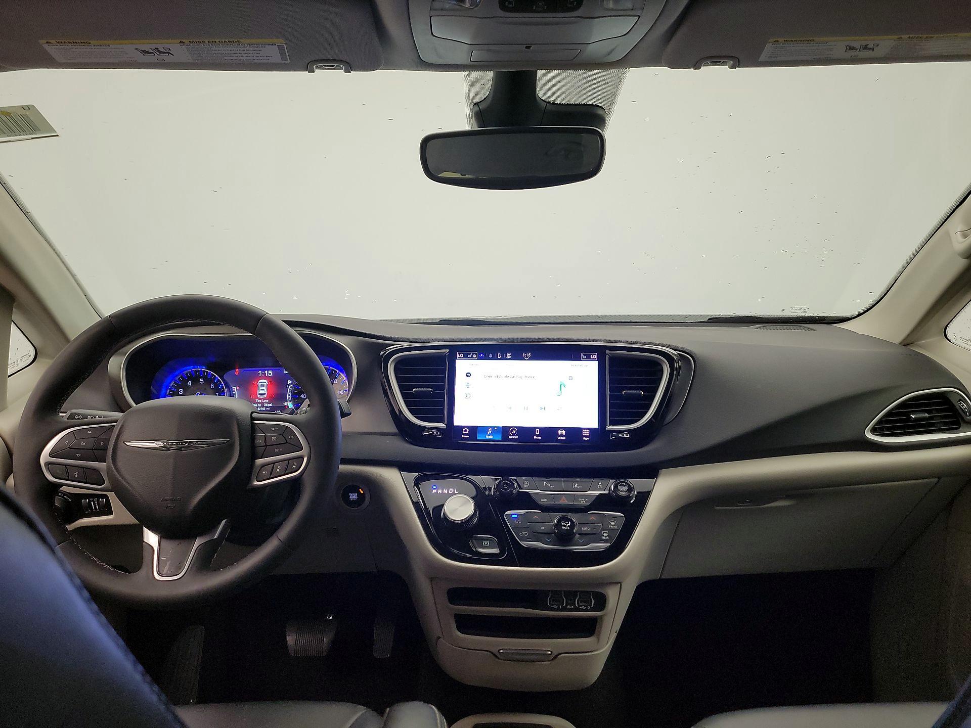 Thumbnail: 2024 Chrysler Pacifica - 9