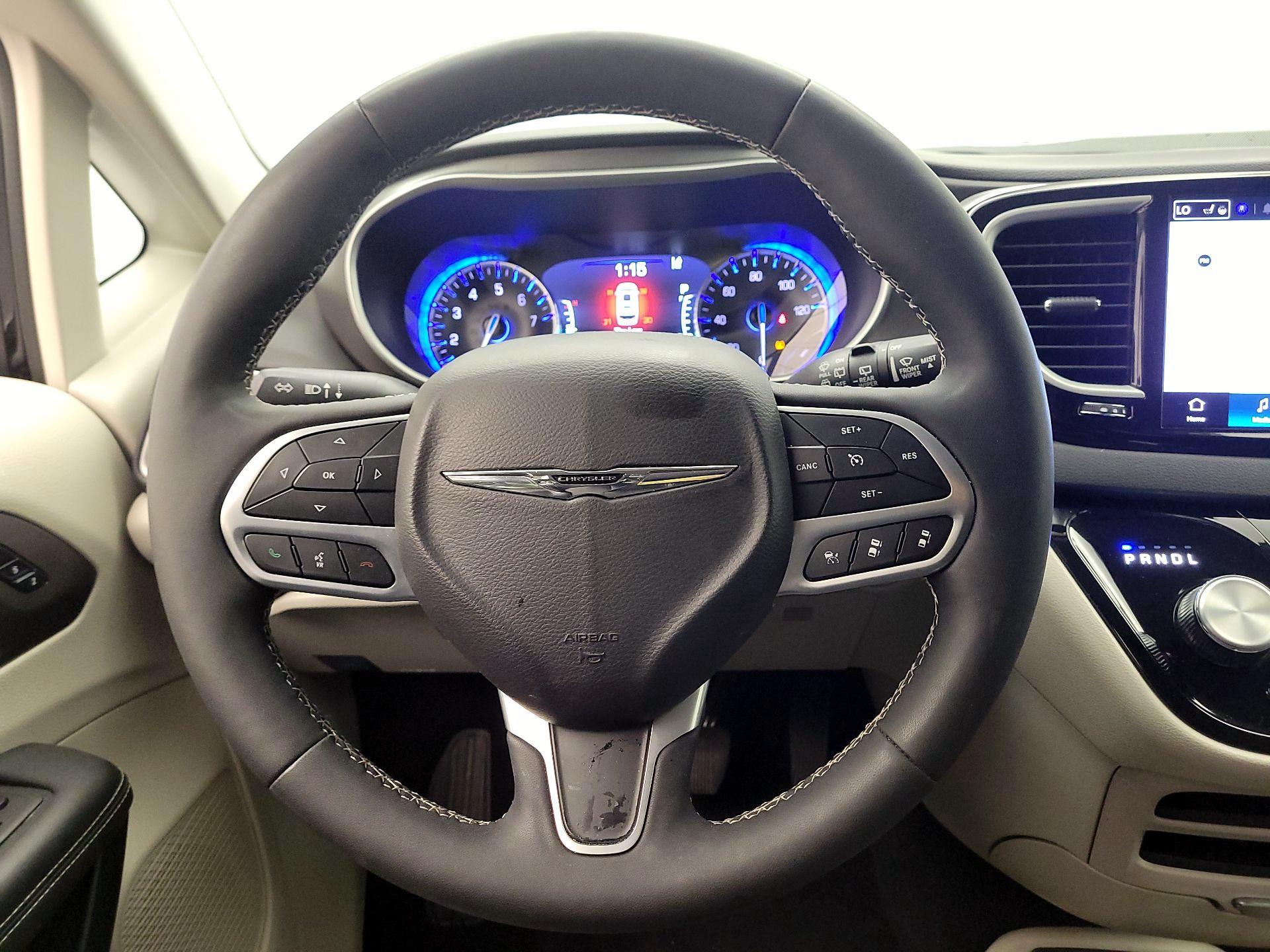 Thumbnail: 2024 Chrysler Pacifica - 10