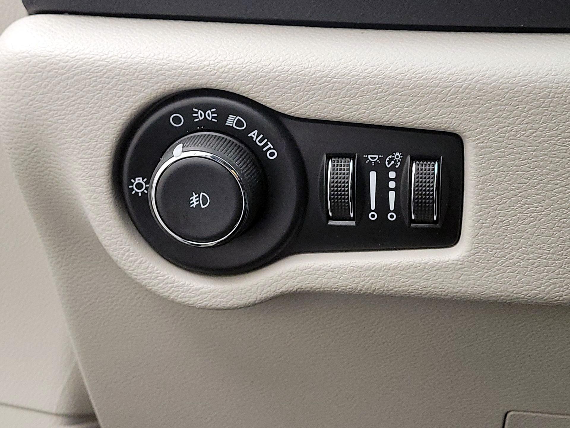 Thumbnail: 2024 Chrysler Pacifica - 13