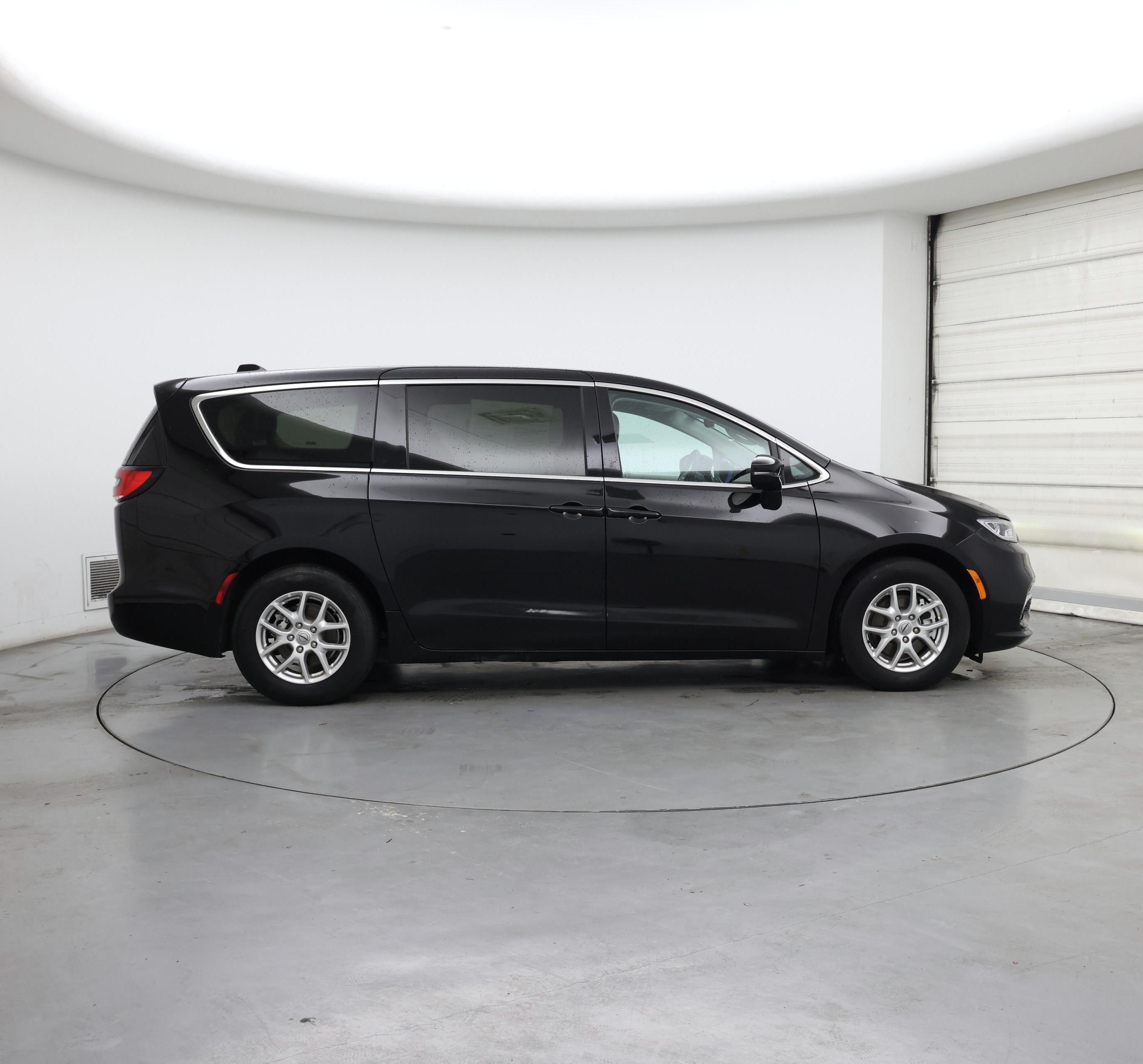 Thumbnail: 2024 Chrysler Pacifica - 7