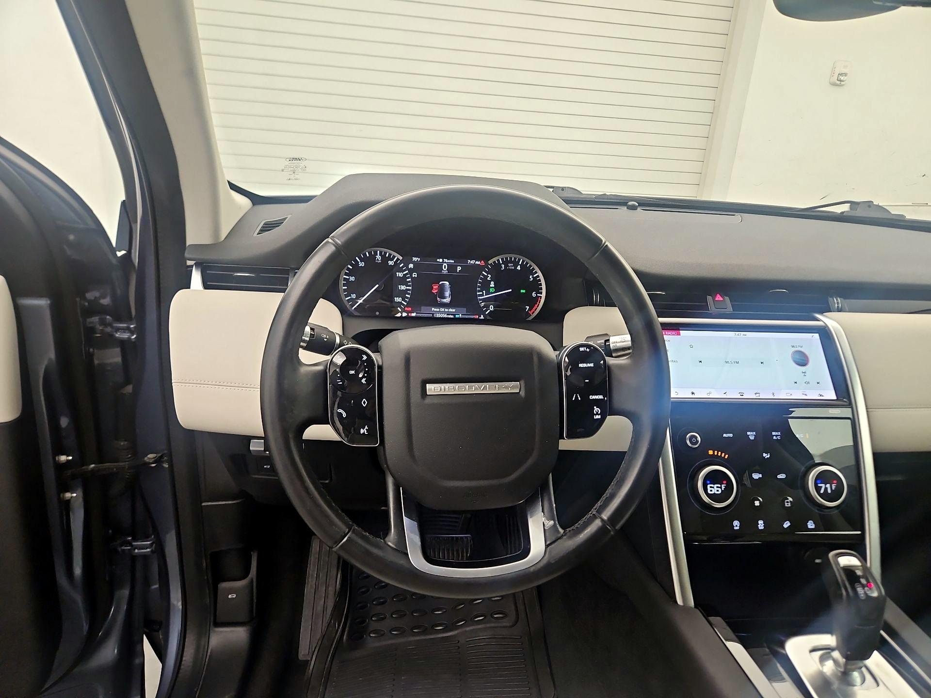 Thumbnail: 2020 Land Rover Discovery Sport - 10