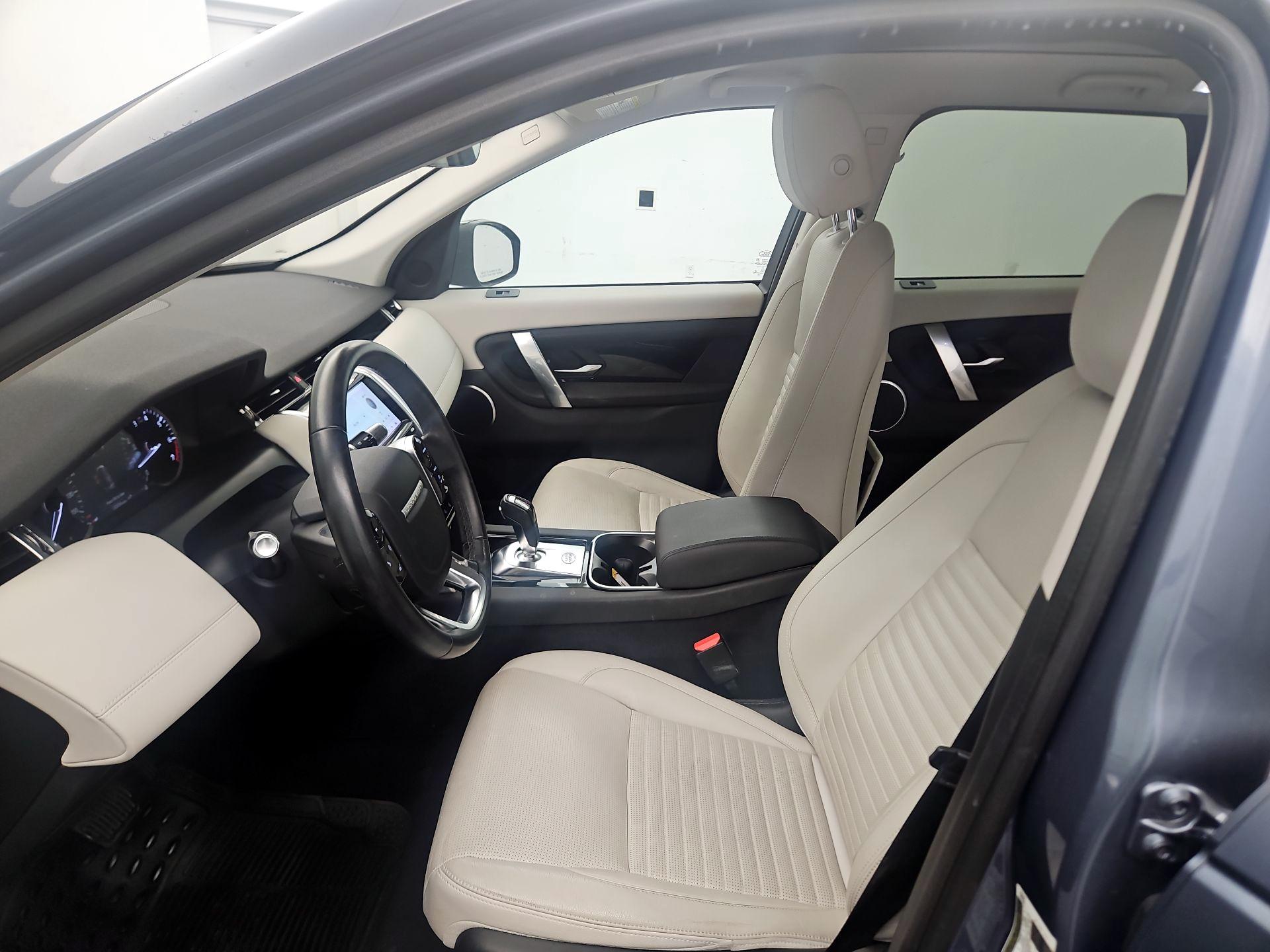 Thumbnail: 2020 Land Rover Discovery Sport - 11