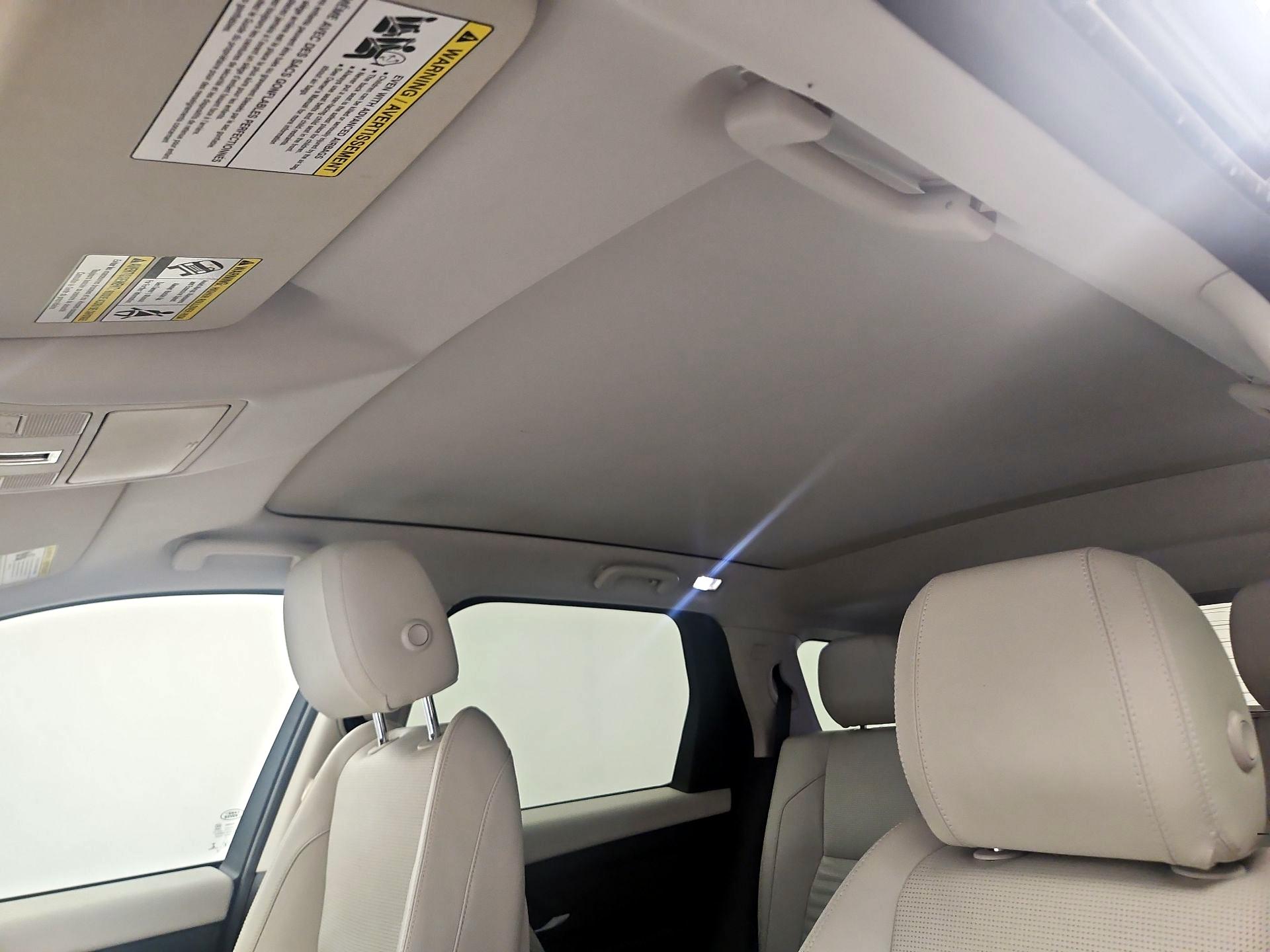 Thumbnail: 2020 Land Rover Discovery Sport - 19