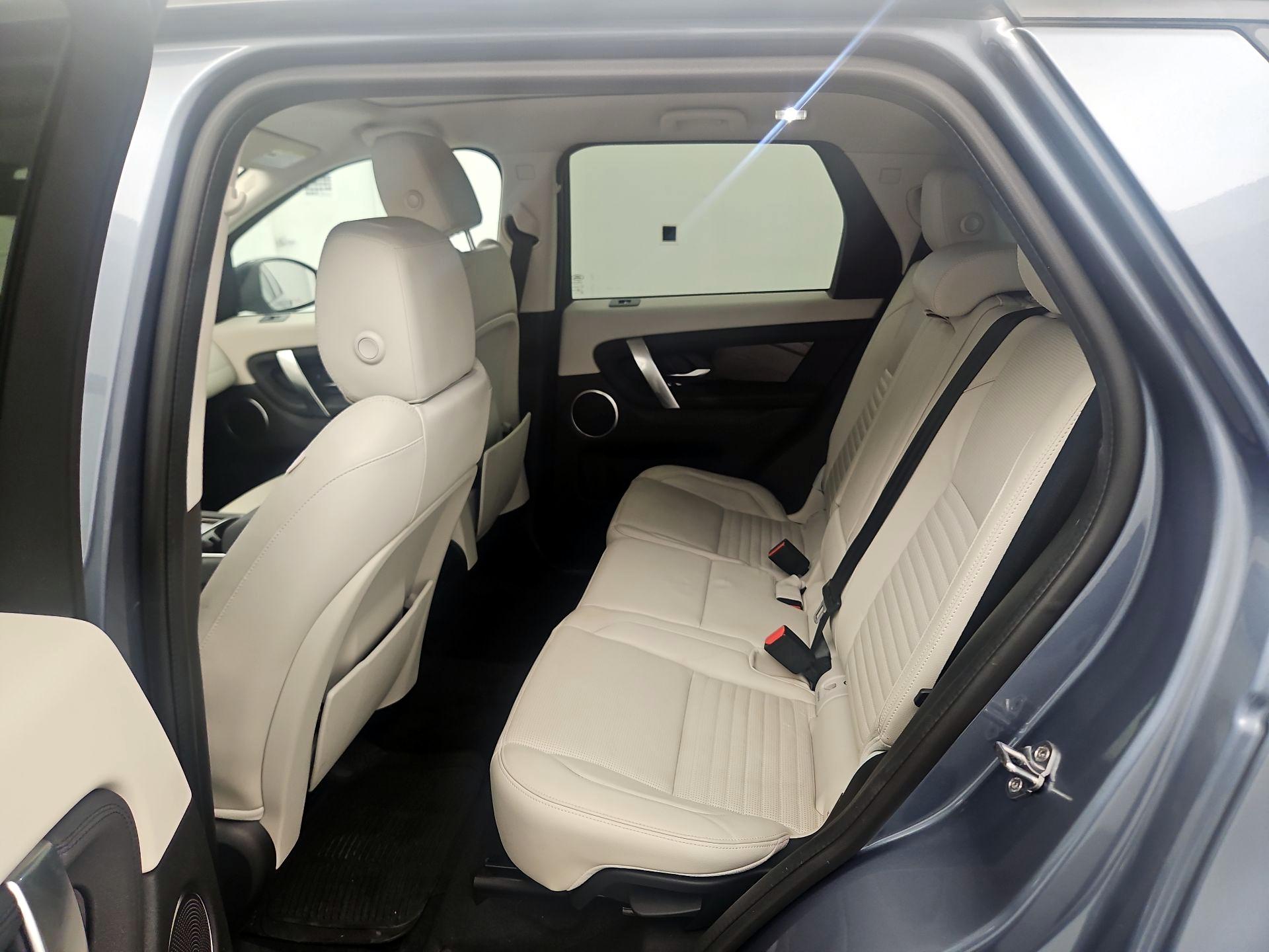 Thumbnail: 2020 Land Rover Discovery Sport - 20