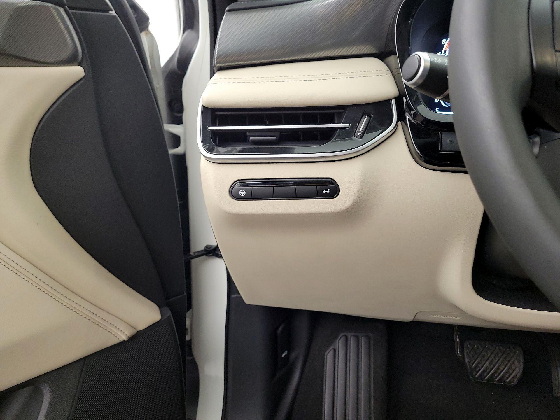 Thumbnail: 2023 INFINITI QX60 - 13