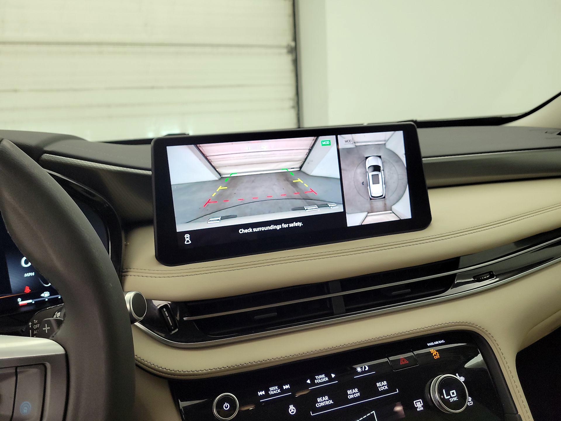 Thumbnail: 2023 INFINITI QX60 - 14