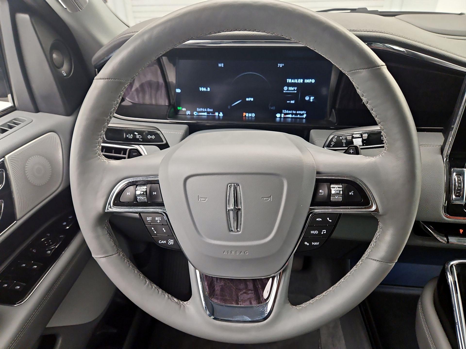 Thumbnail: 2021 Lincoln Navigator - 10