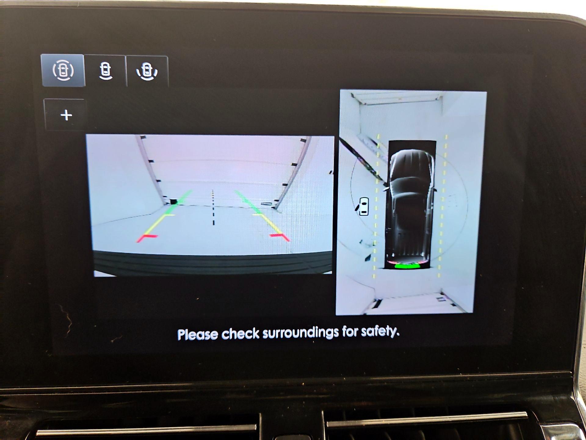 Thumbnail: 2021 Lincoln Navigator - 15