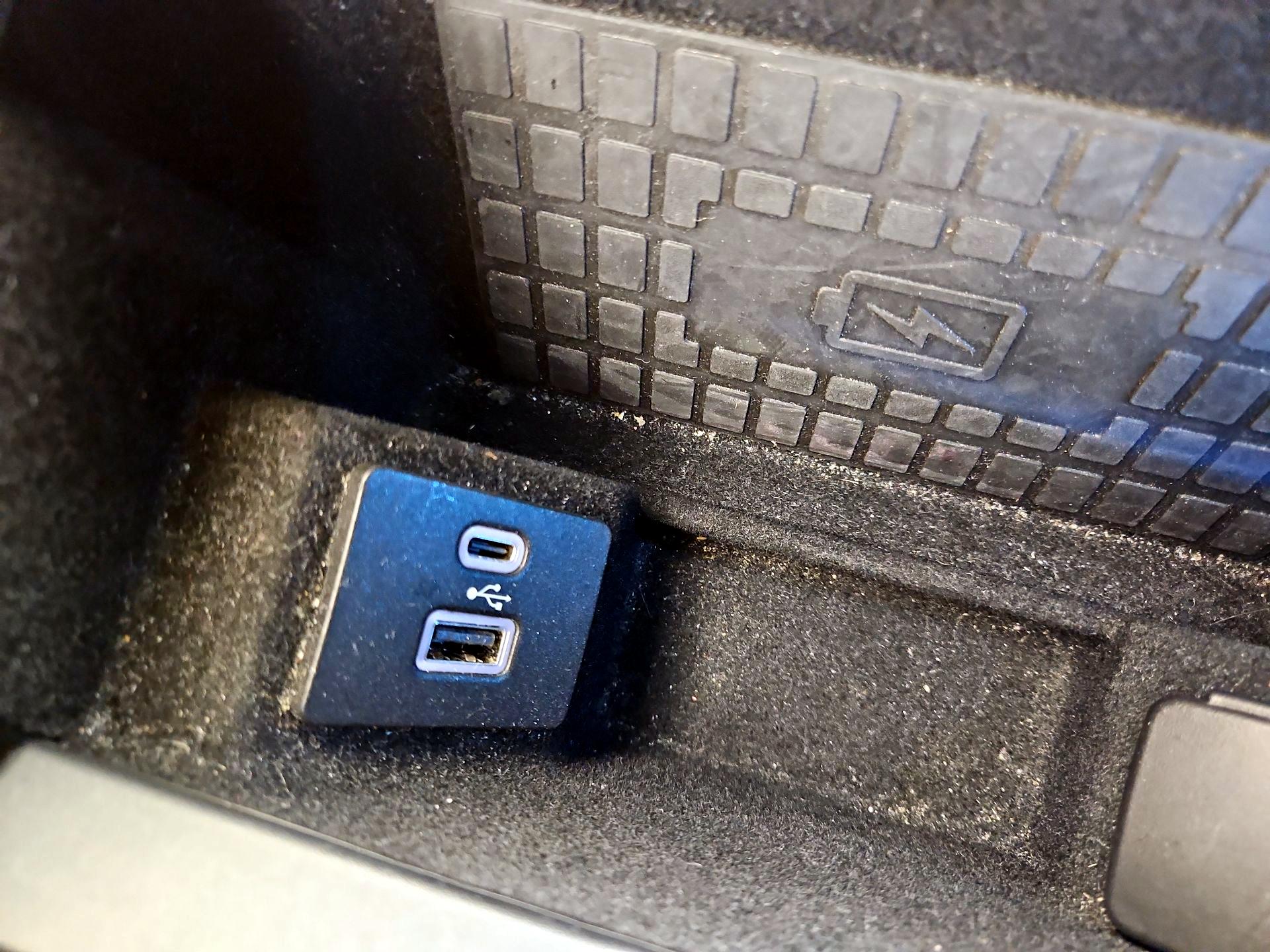 Thumbnail: 2021 Lincoln Navigator - 19