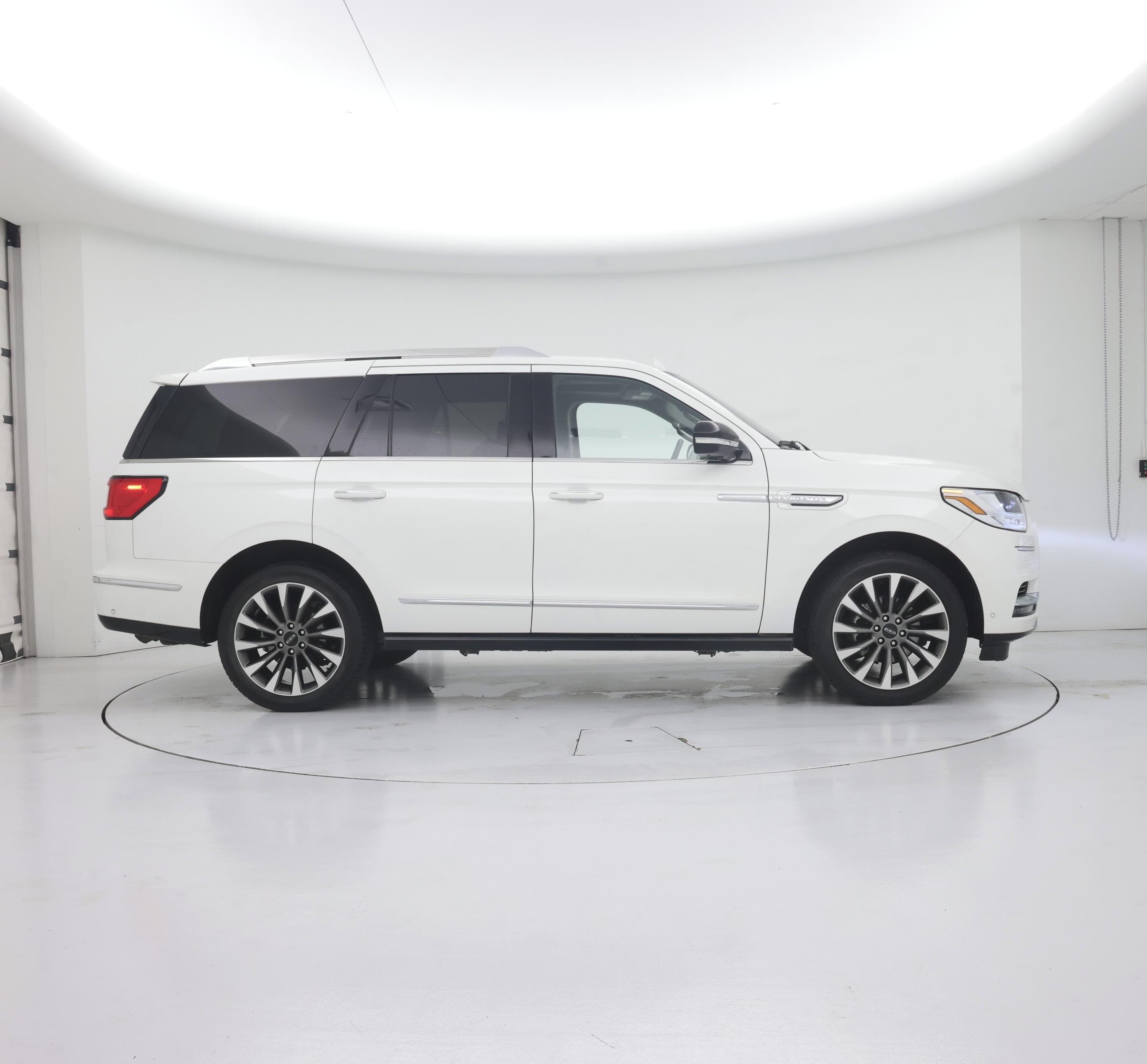 Thumbnail: 2021 Lincoln Navigator - 7