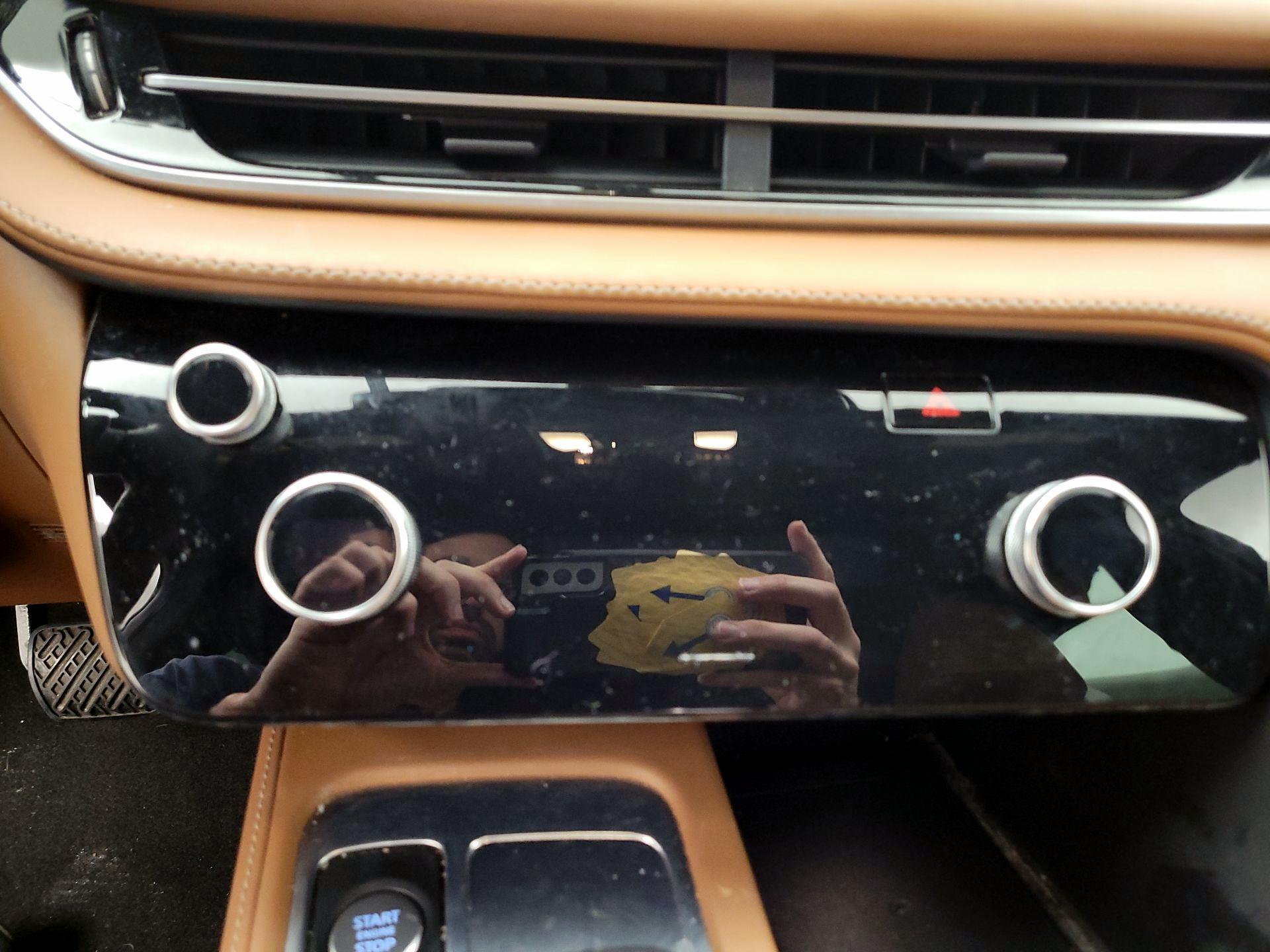 Thumbnail: 2023 INFINITI QX60 - 14