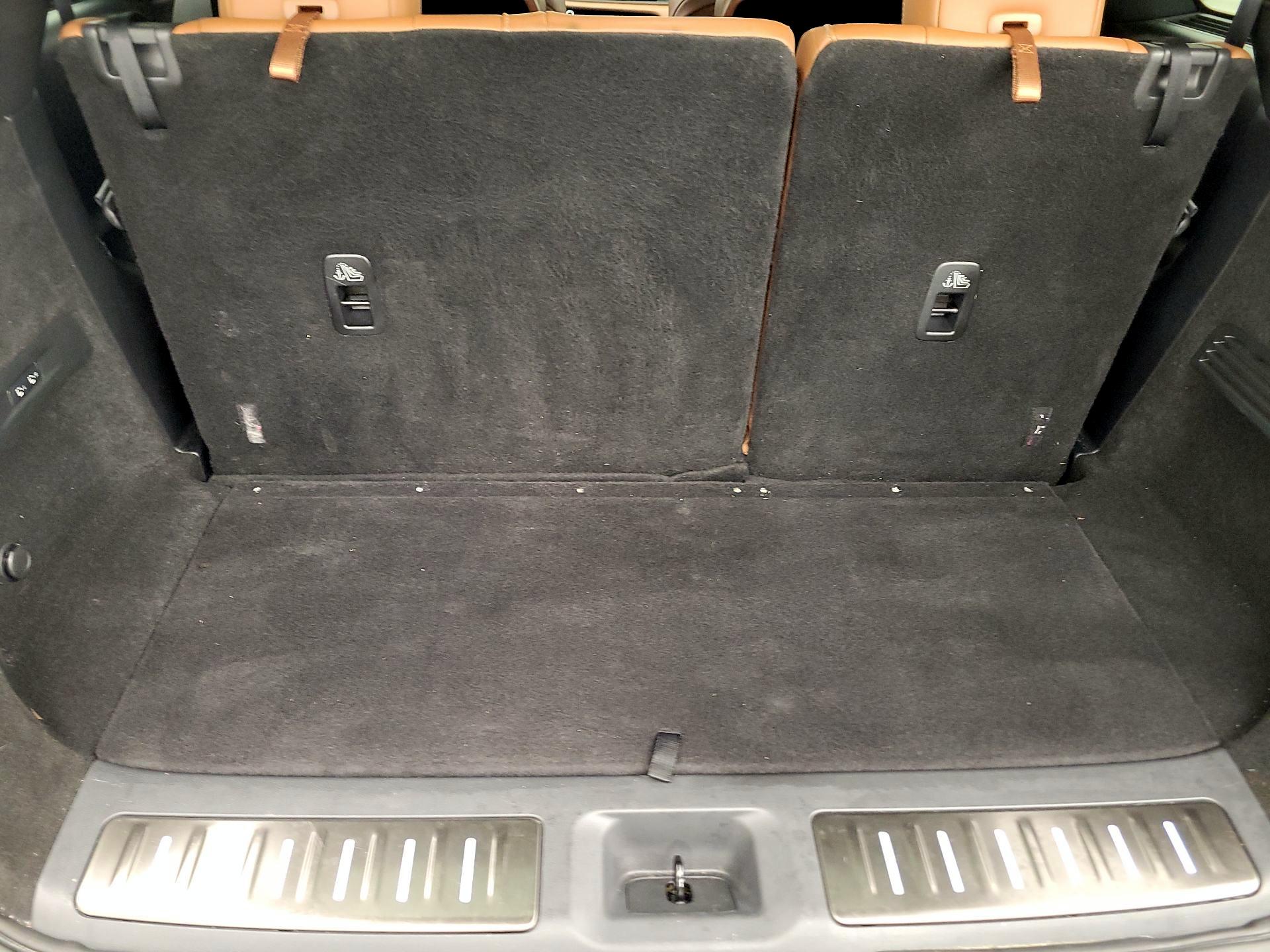 Thumbnail: 2023 INFINITI QX60 - 16